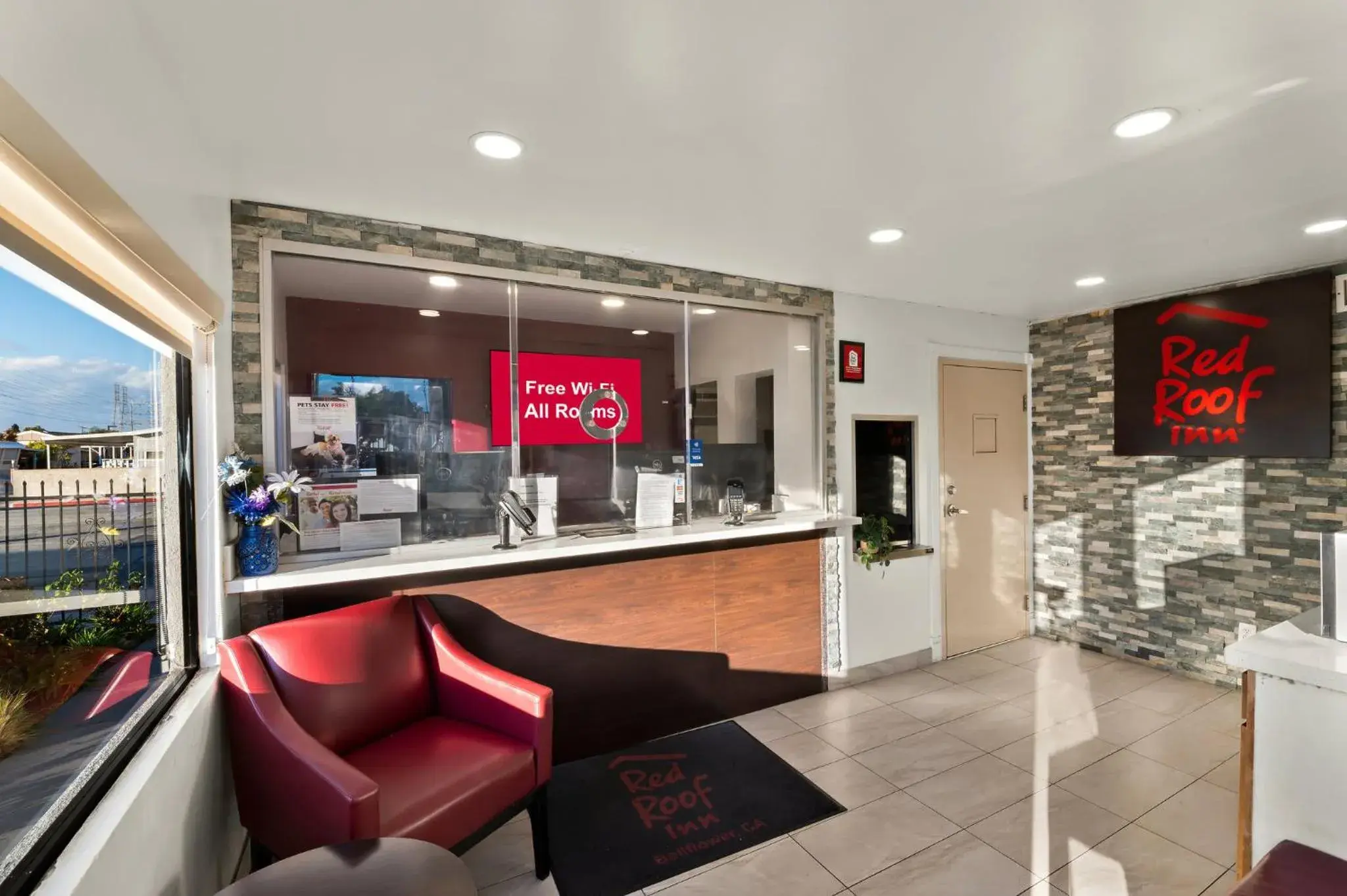 Lobby or reception, Lobby/Reception in Red Roof Inn Los Angeles - Bellflower