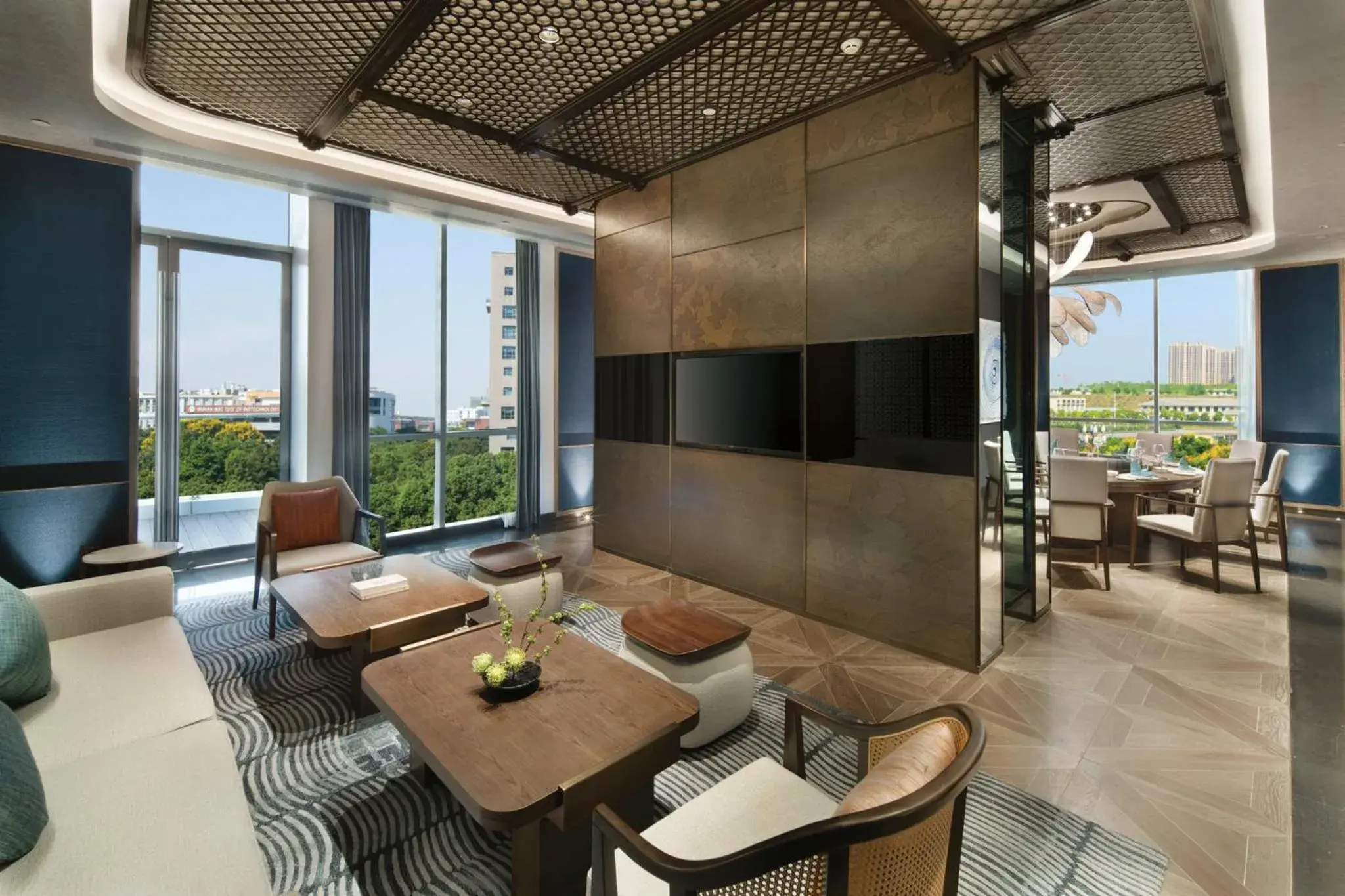 Restaurant/places to eat, TV/Entertainment Center in Crowne Plaza Wuhan Optics Valley, an IHG Hotel
