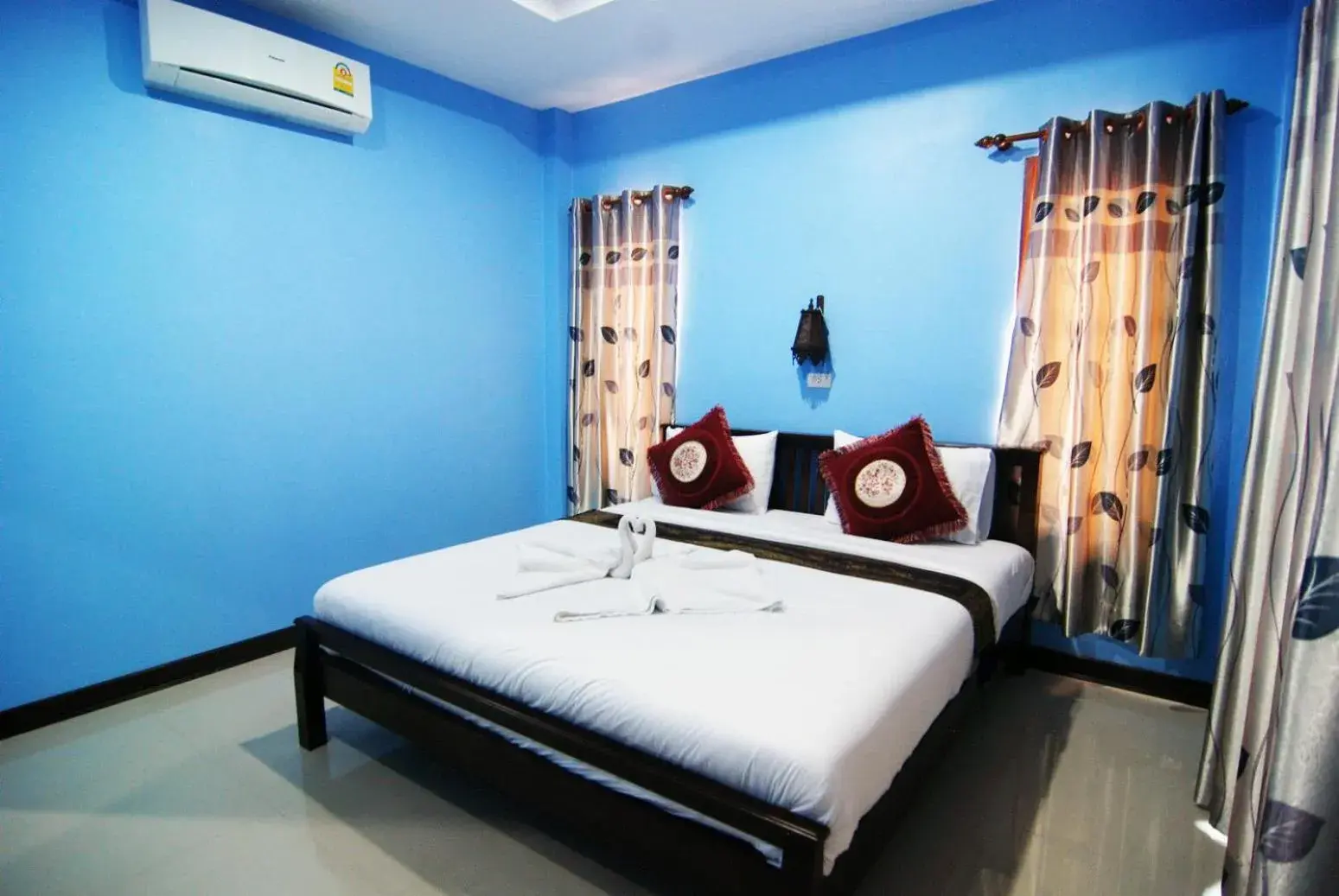 air conditioner, Bed in Lanta Family resort