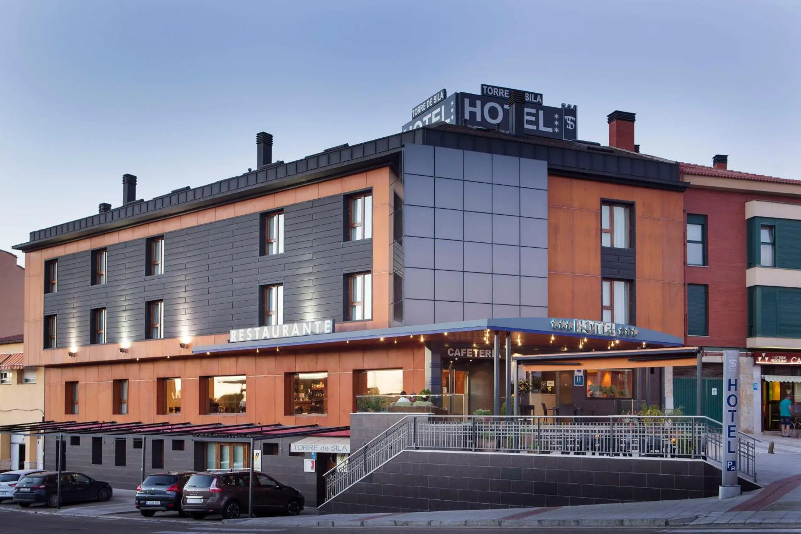 Facade/entrance, Property Building in Hotel Torre de Sila