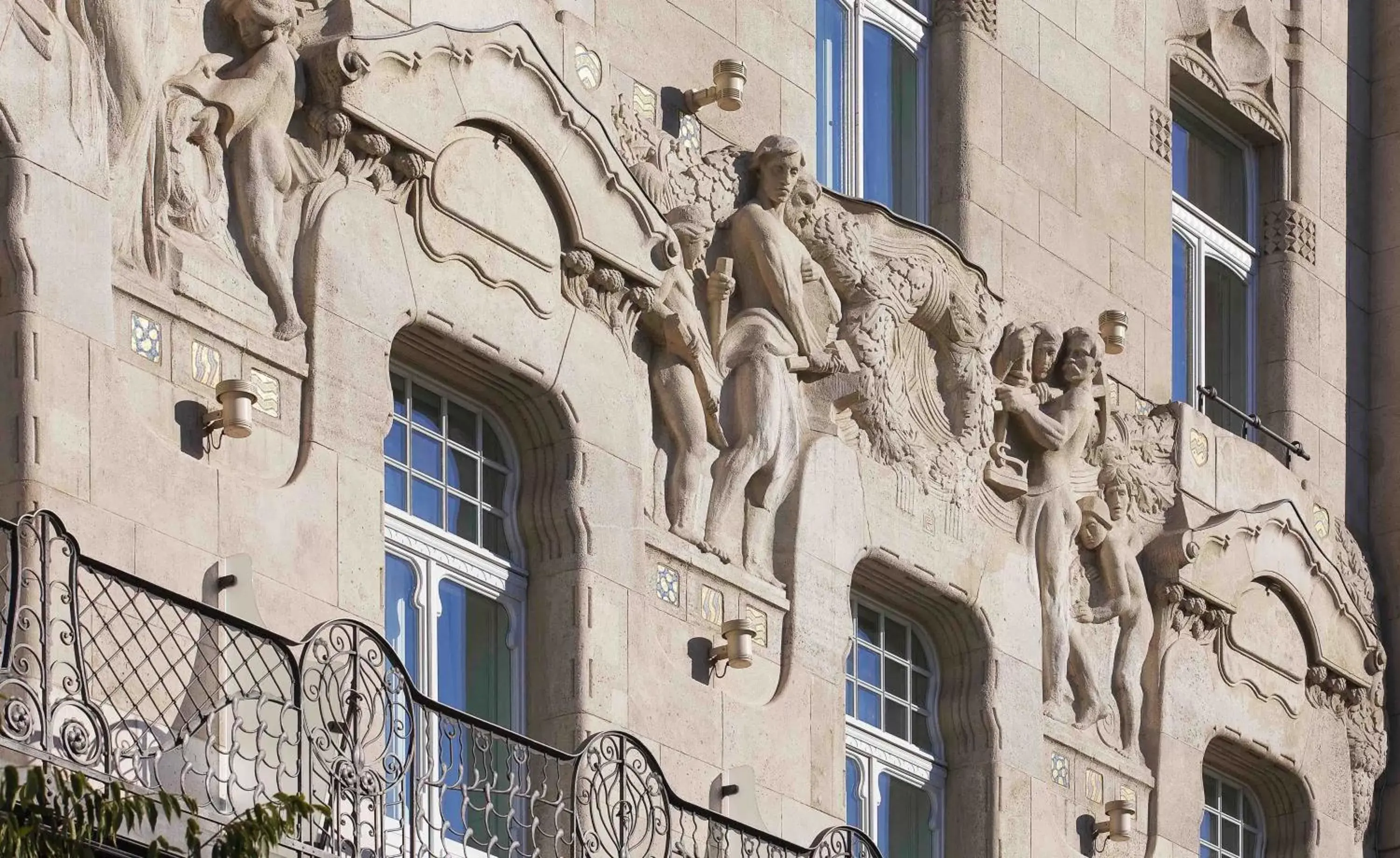 Facade/entrance, Property Building in Four Seasons Hotel Gresham Palace Budapest