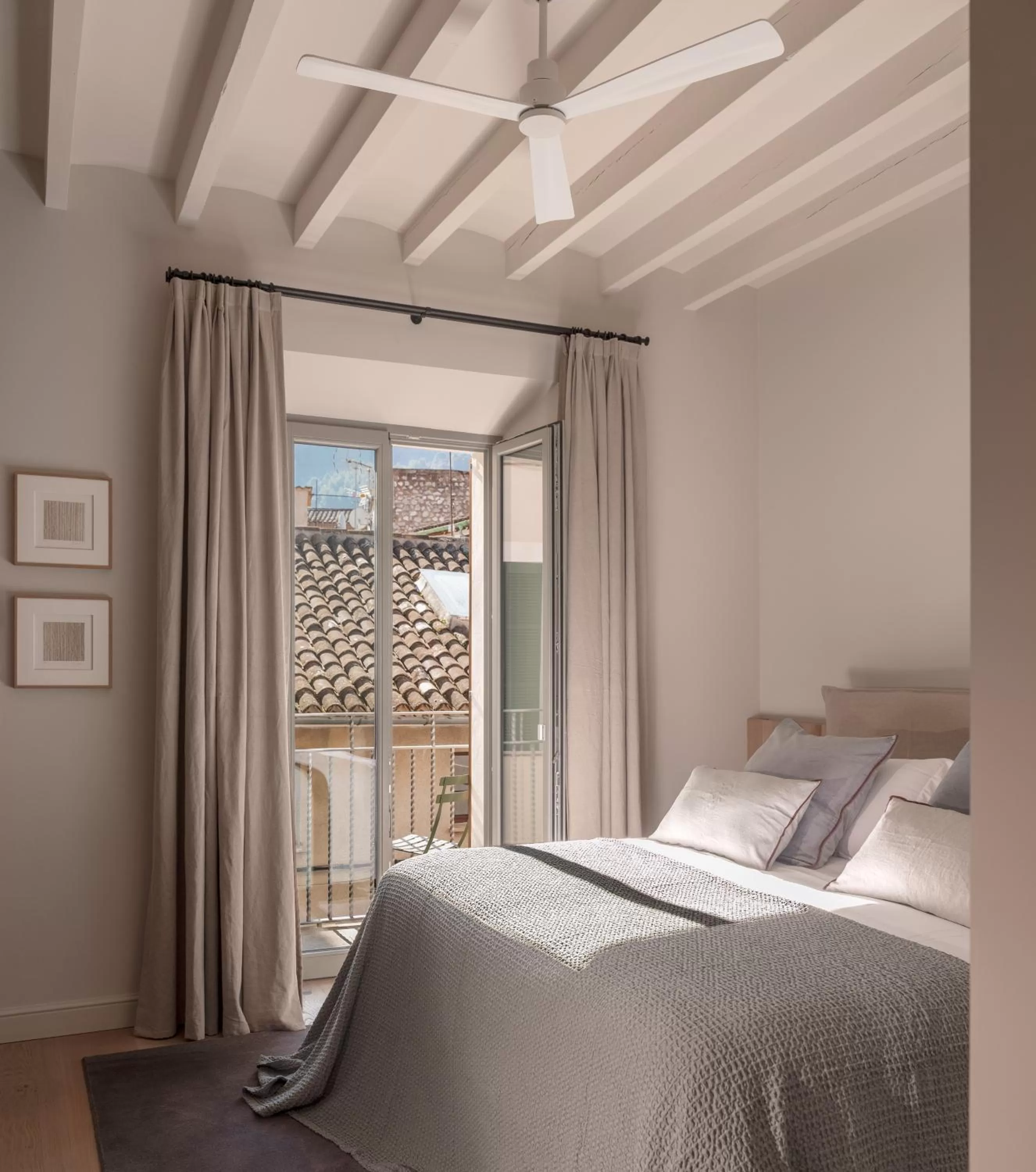 Bed in Can Verí Suites