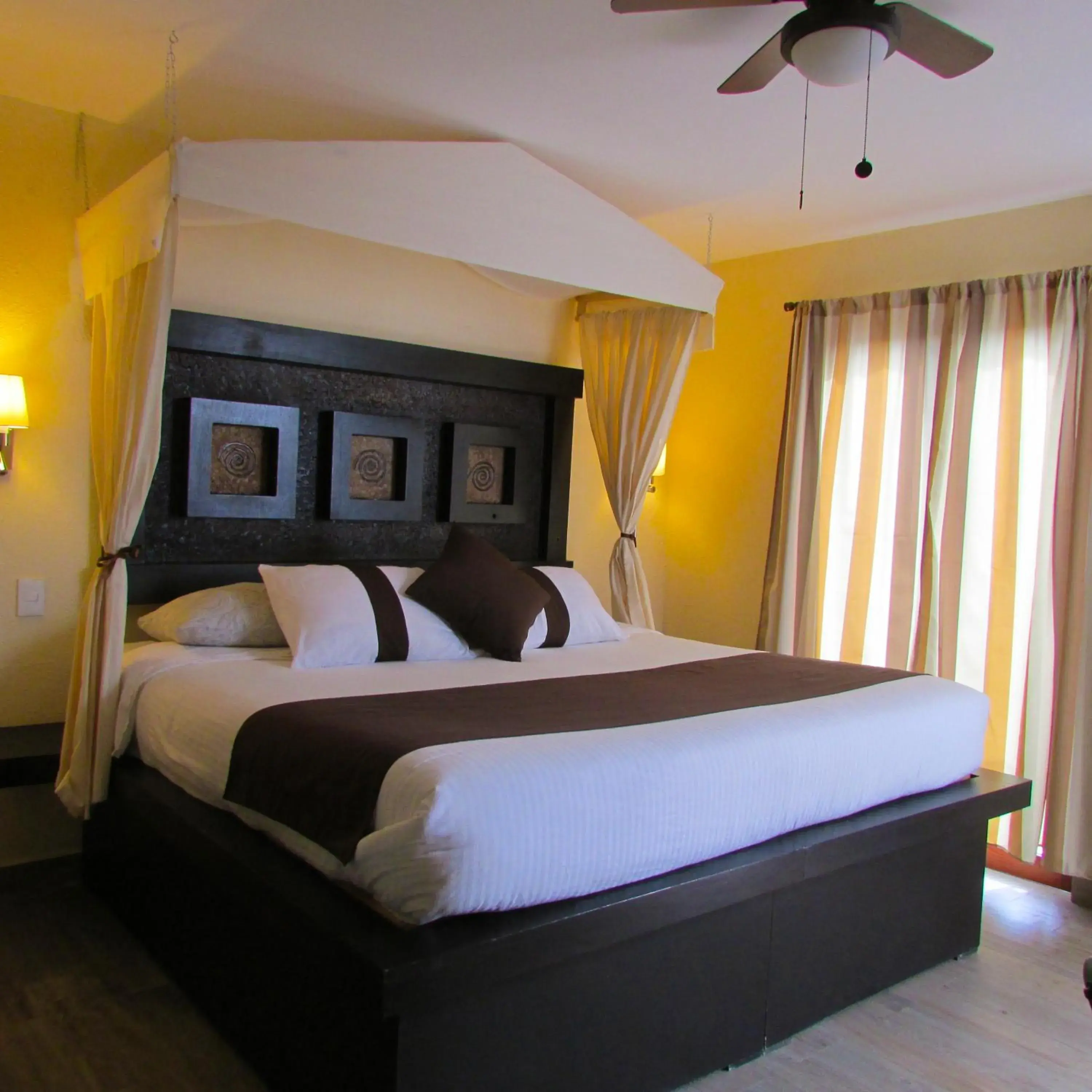 Photo of the whole room, Bed in Hotel & Spa La Mansion del B Azul