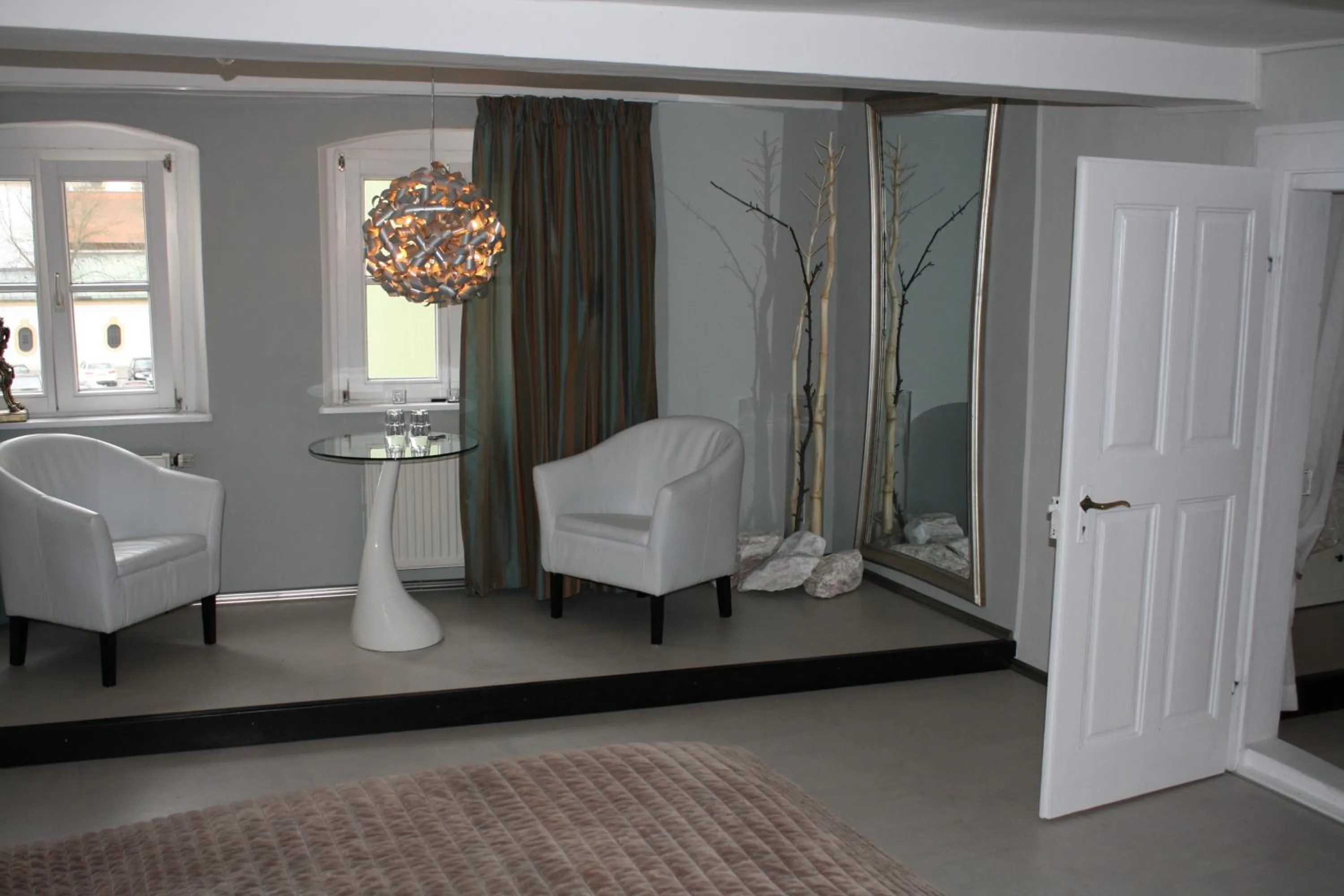 Photo of the whole room in Elements Hotel