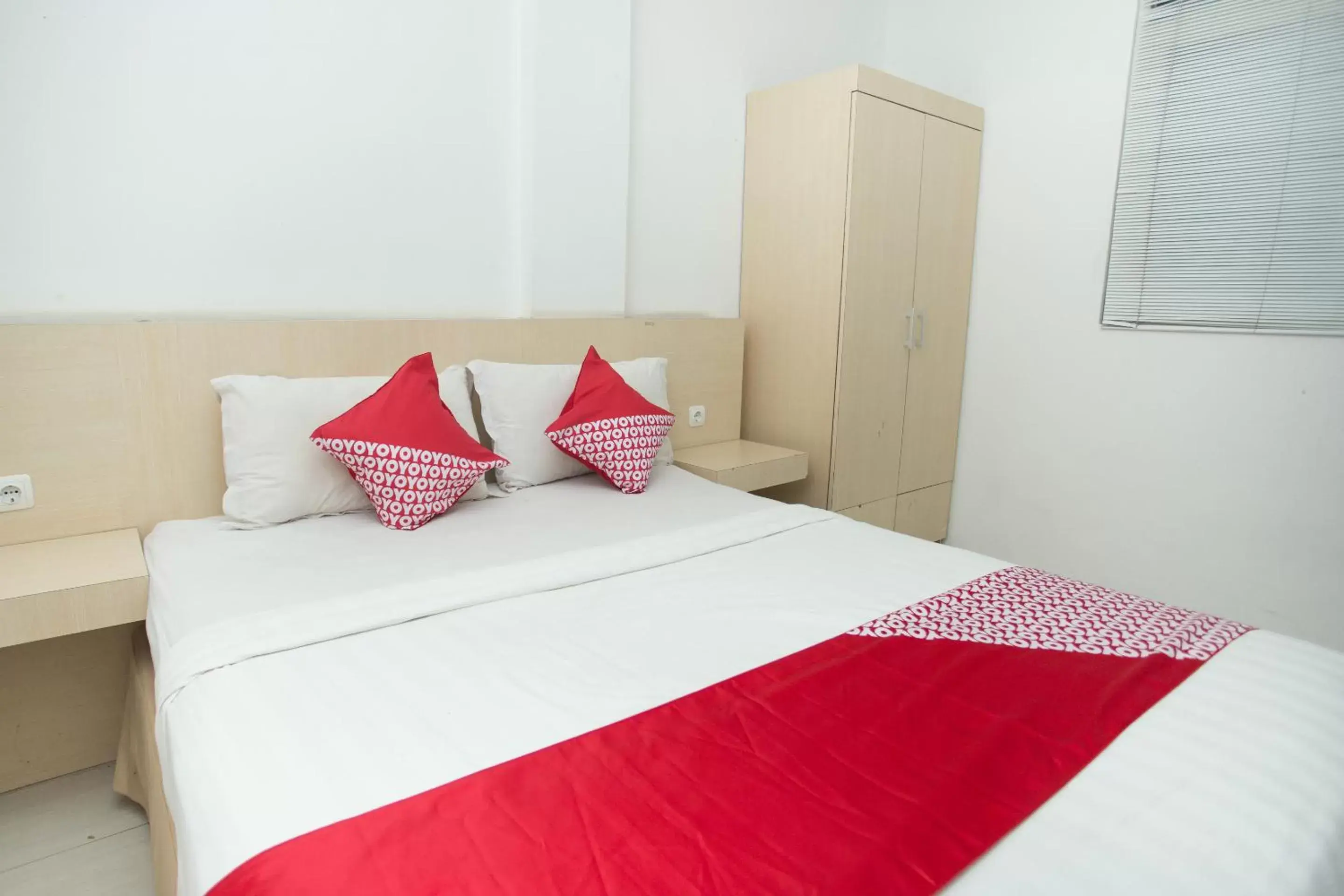 Bedroom, Bed in SUPER OYO 850 Lapan Lapan