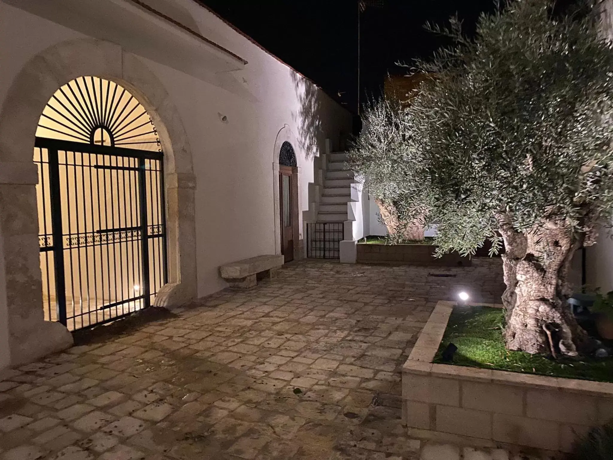 Inner courtyard view in GAPO Rooms