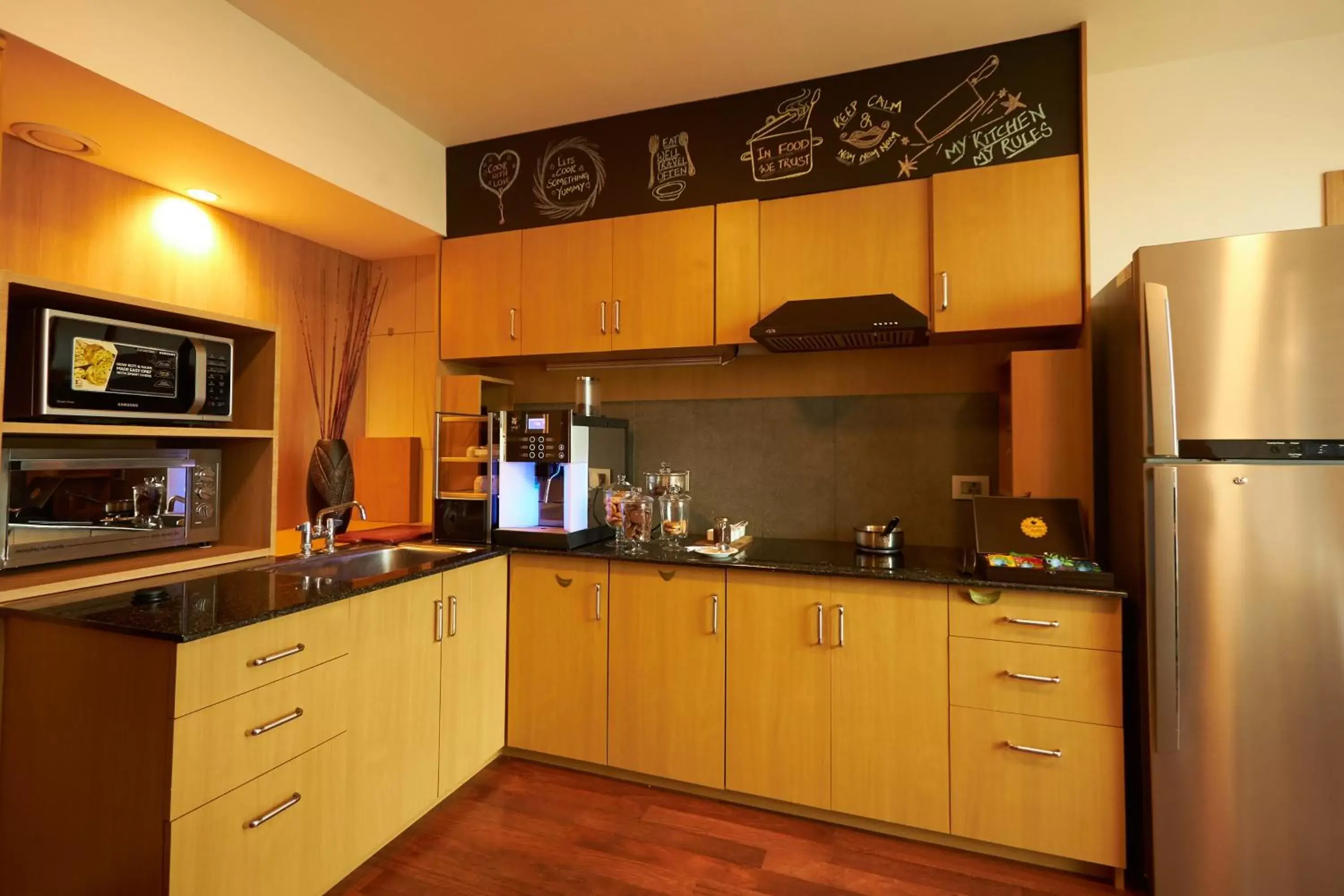 Communal kitchen, Kitchen/Kitchenette in Novotel Chennai OMR