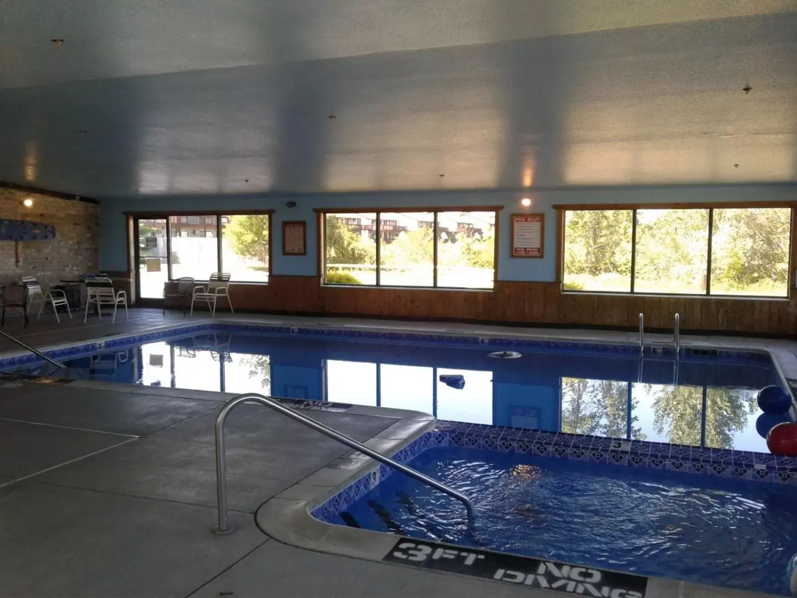Pool view, Swimming Pool in Oscoda Lakeside Hotel