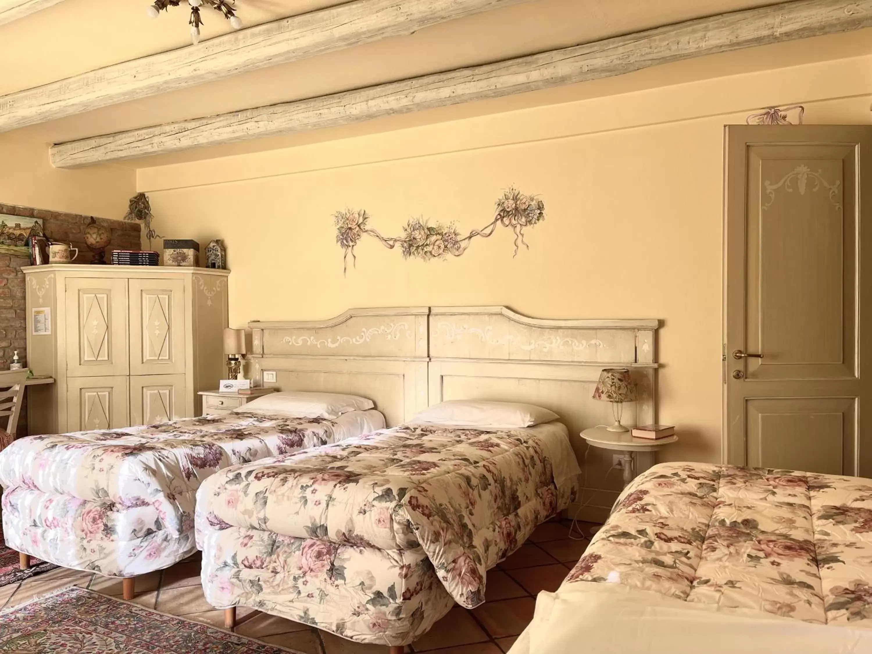 Triple Room in B&B Casa Camilla Triple Room in B&B Casa Camilla