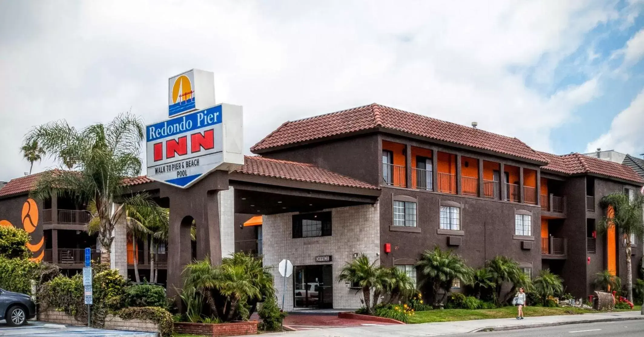 Property Building in Redondo Pier Inn