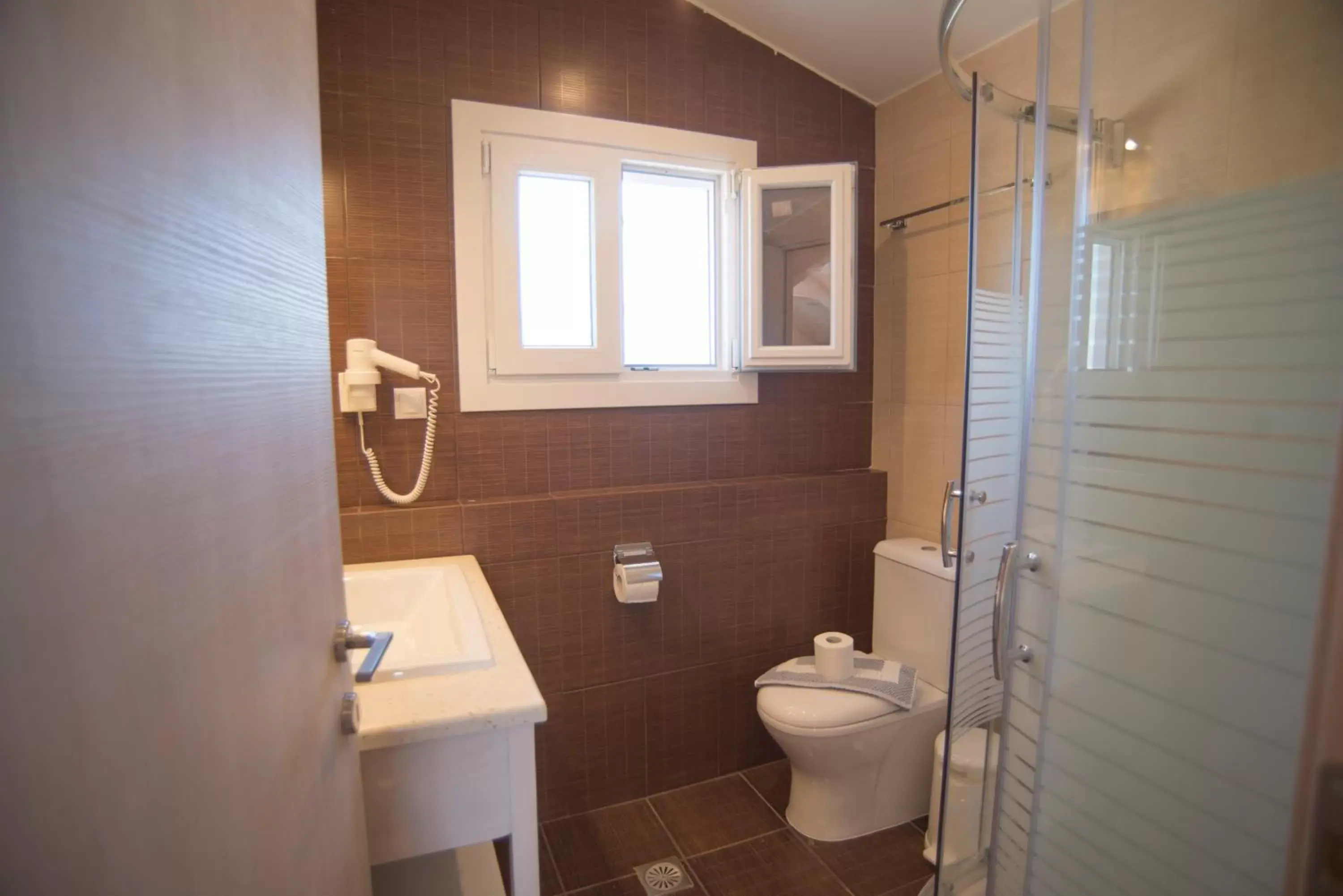 Shower, Bathroom in Villa Vita Holidays