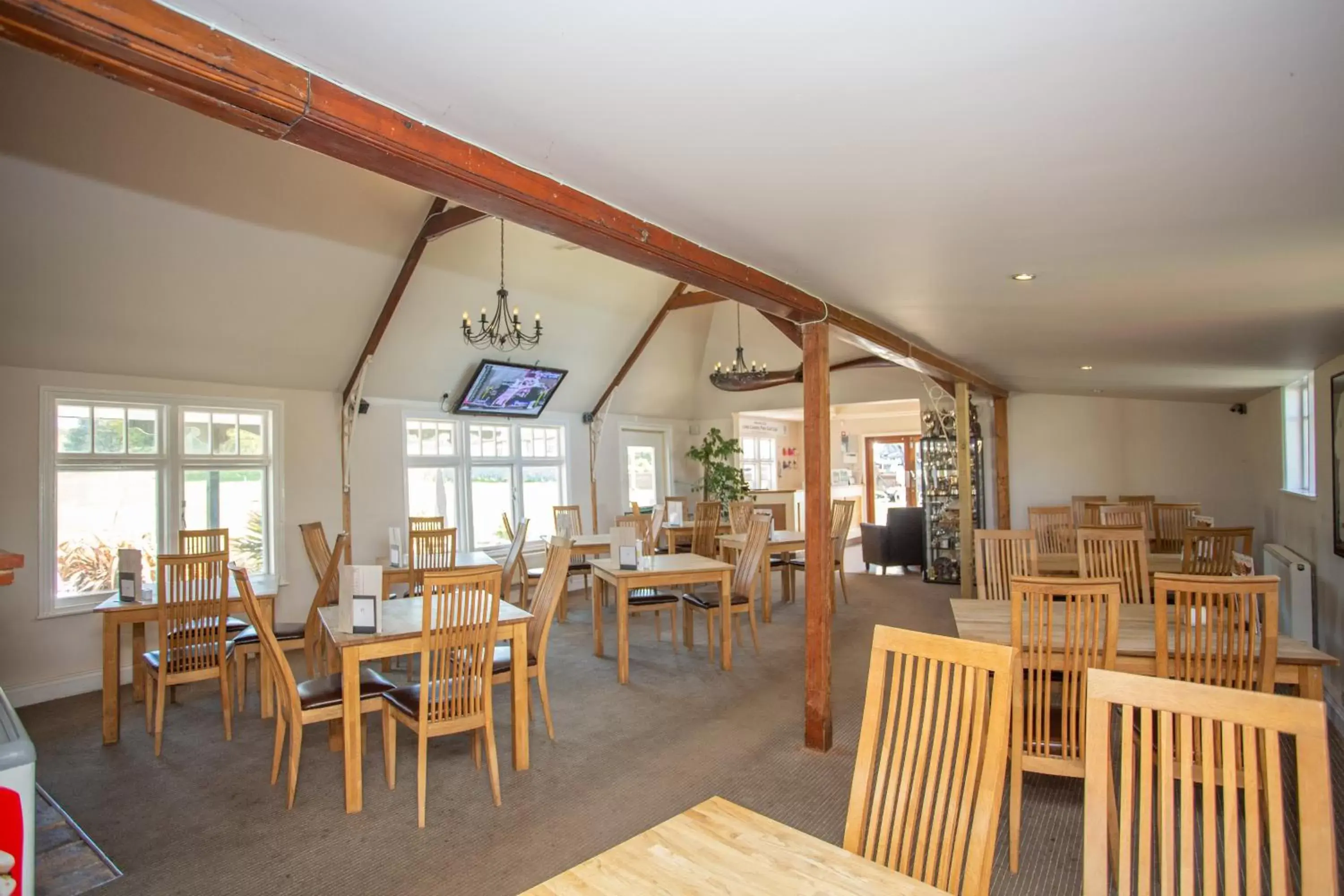 Restaurant/Places to Eat in Links Country Park Hotel