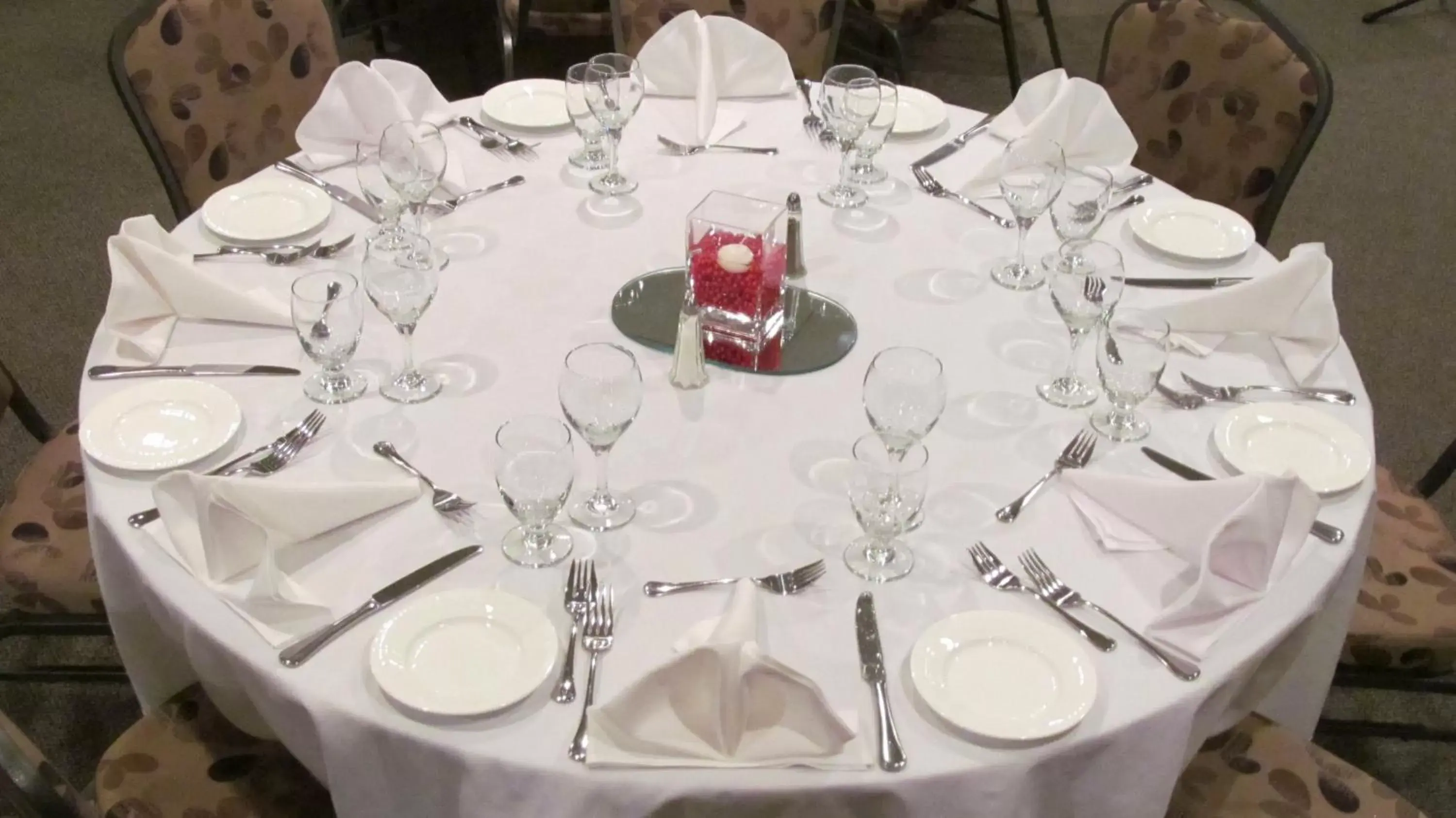 Banquet/Function facilities, Restaurant/Places to Eat in Sawridge Inn and Conference Centre Edmonton South