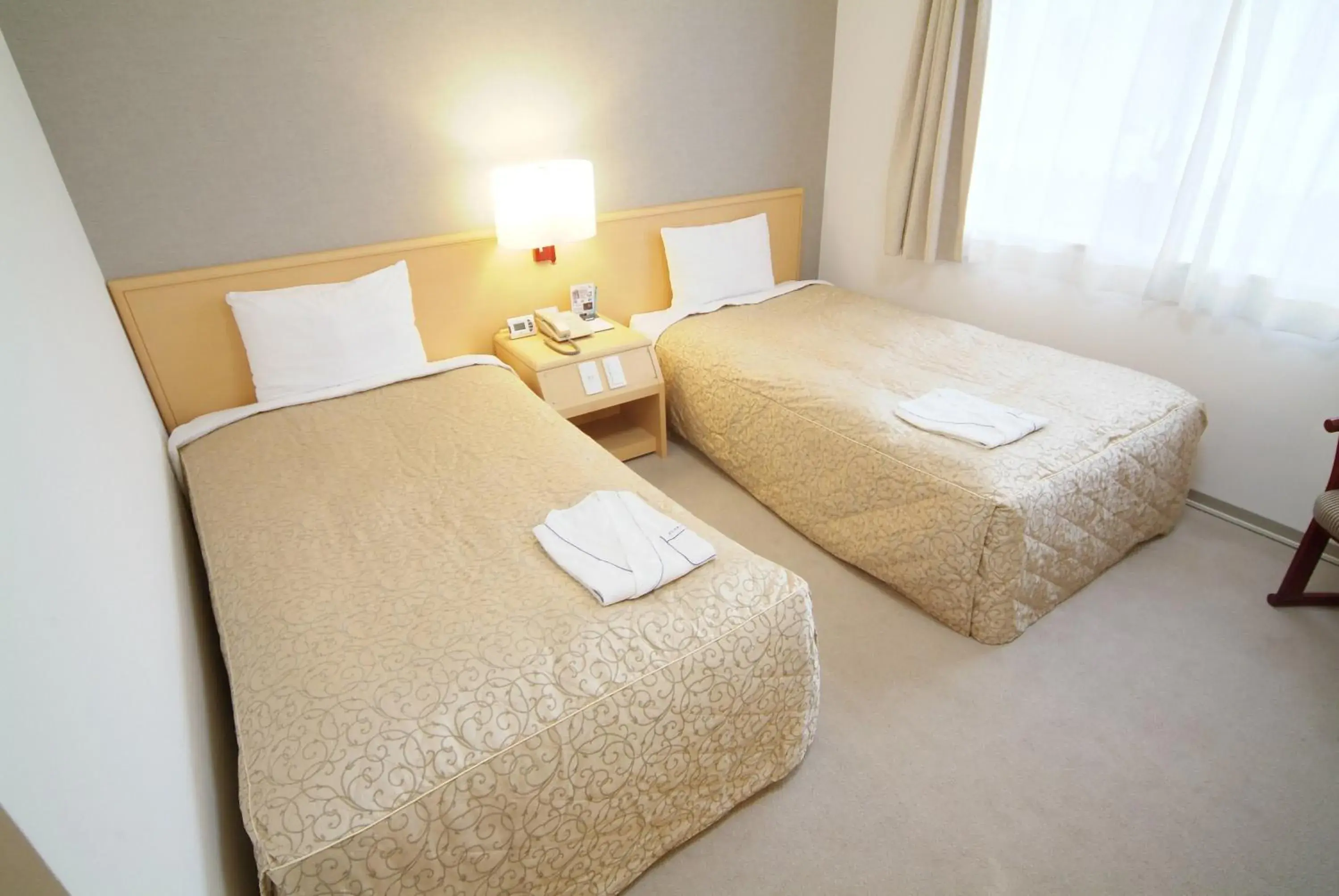 Day, Bed in Hotel Crown Hills Himeji
