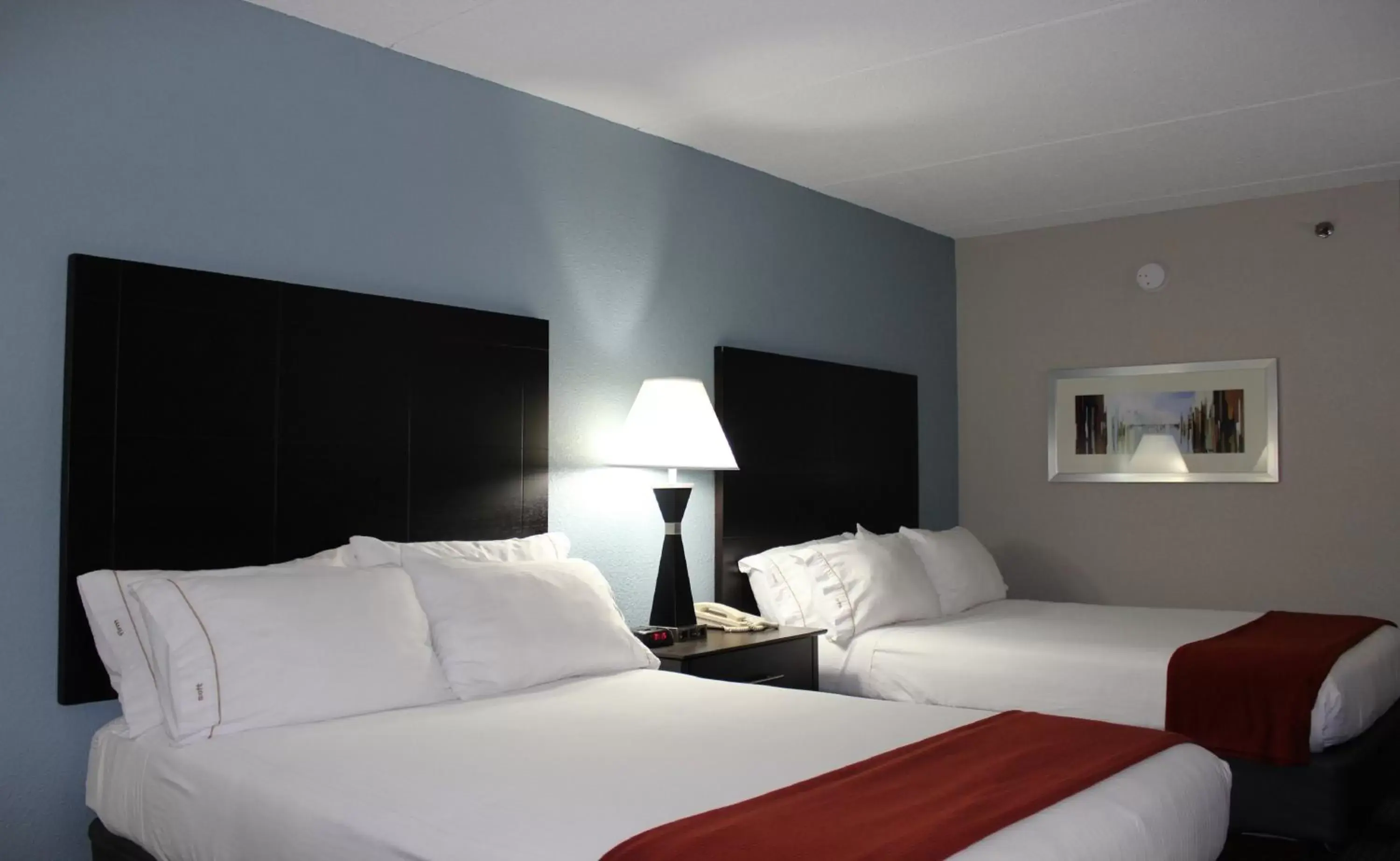 Decorative detail, Bed in Holiday Inn Express Forsyth by IHG Decorative detail, Bed in Holiday Inn Express Forsyth by IHG