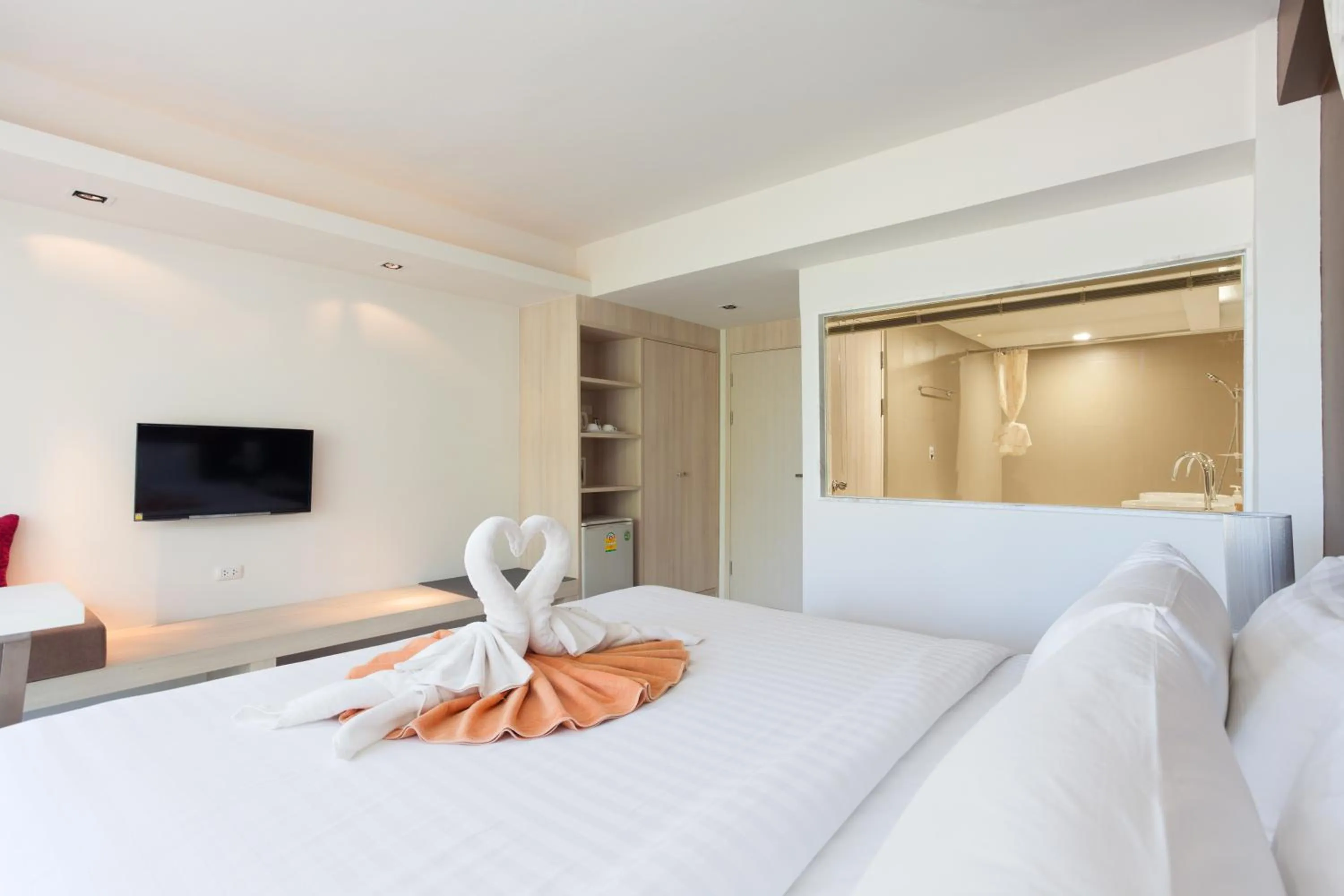 Bedroom, Bed in Coral Inn