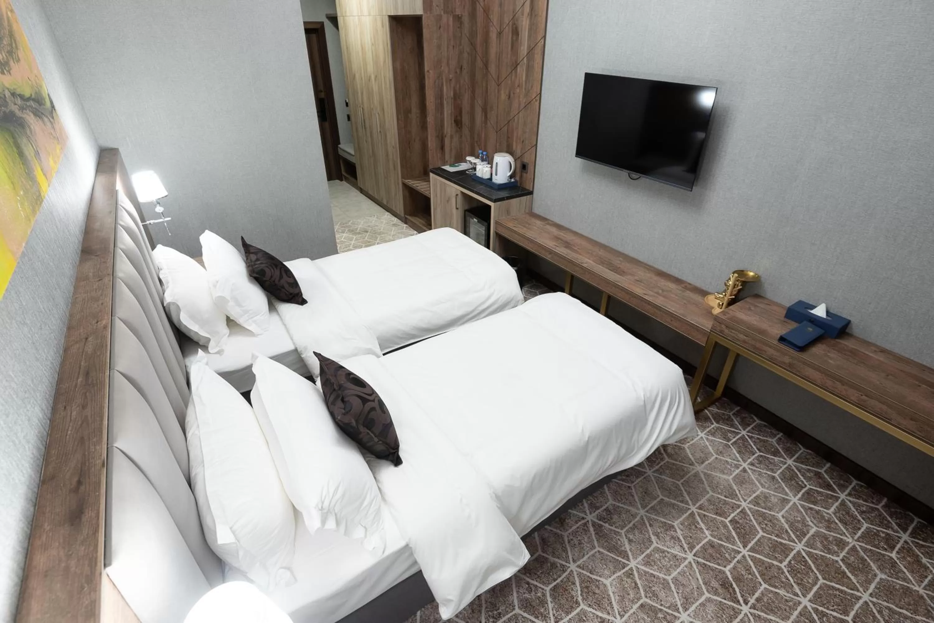 Photo of the whole room, Bed in Tauke Khan Plaza