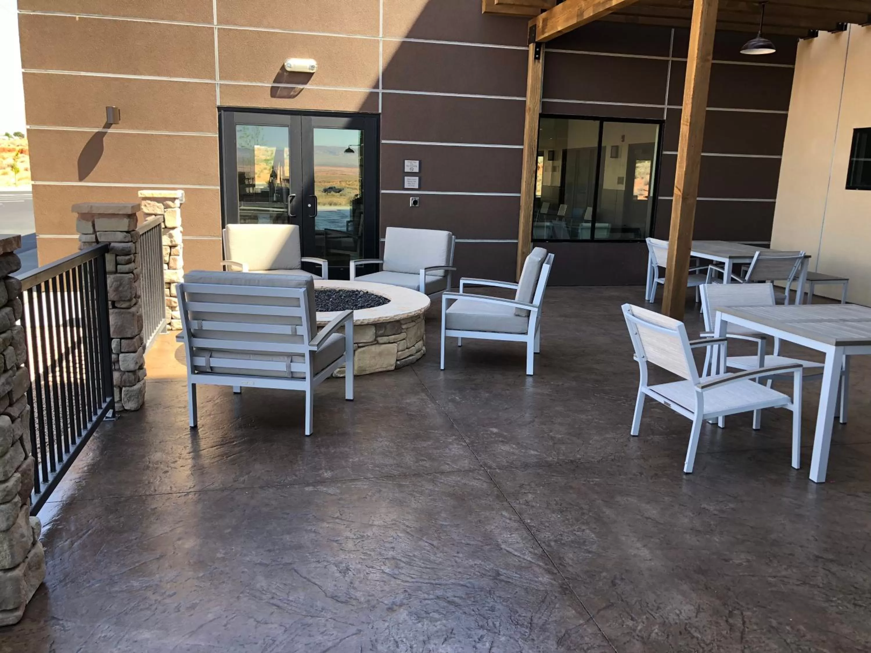 Patio in Country Inn & Suites by Radisson, Page, AZ