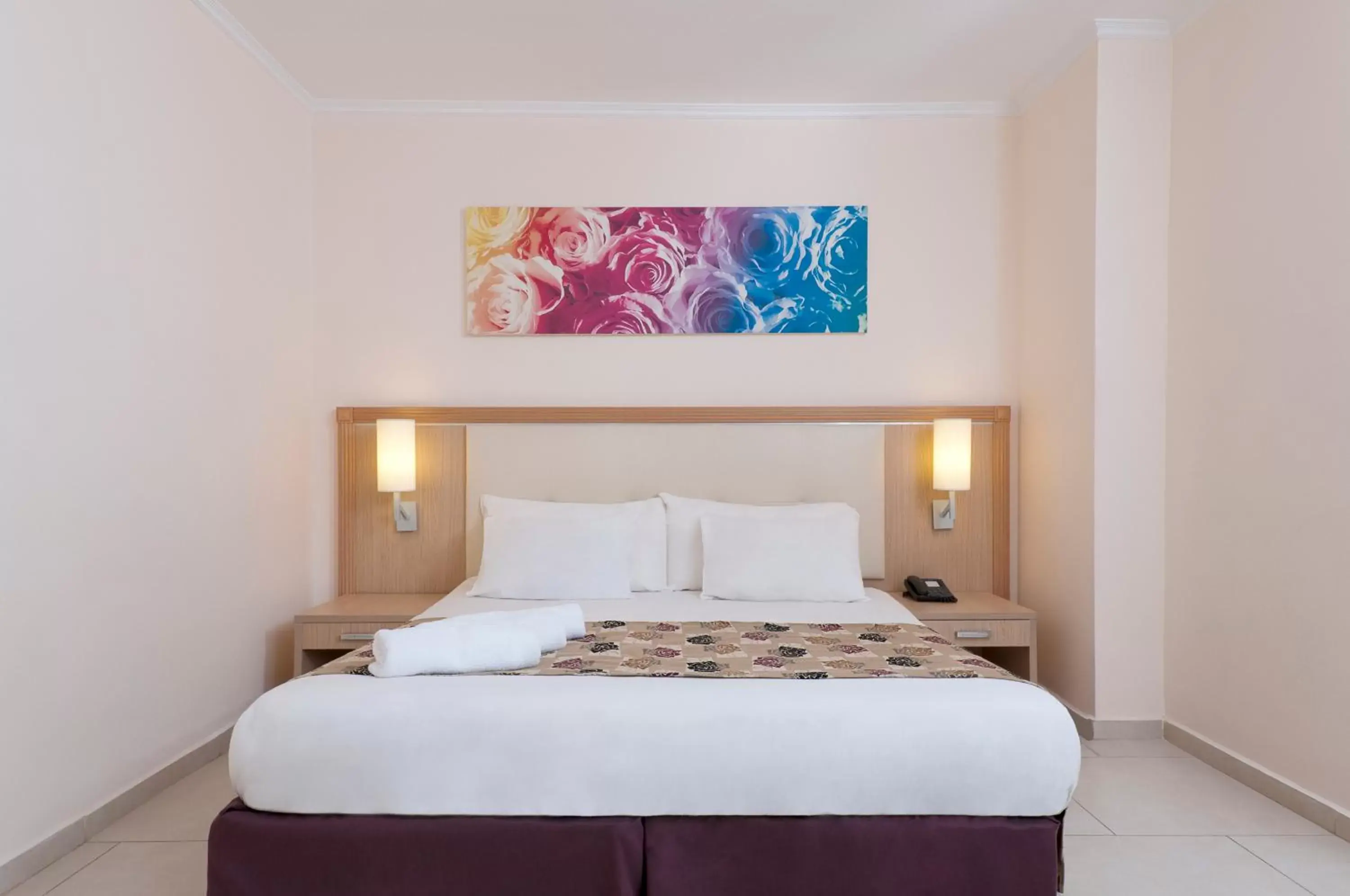 Bed in Leonardo Royal Resort Eilat