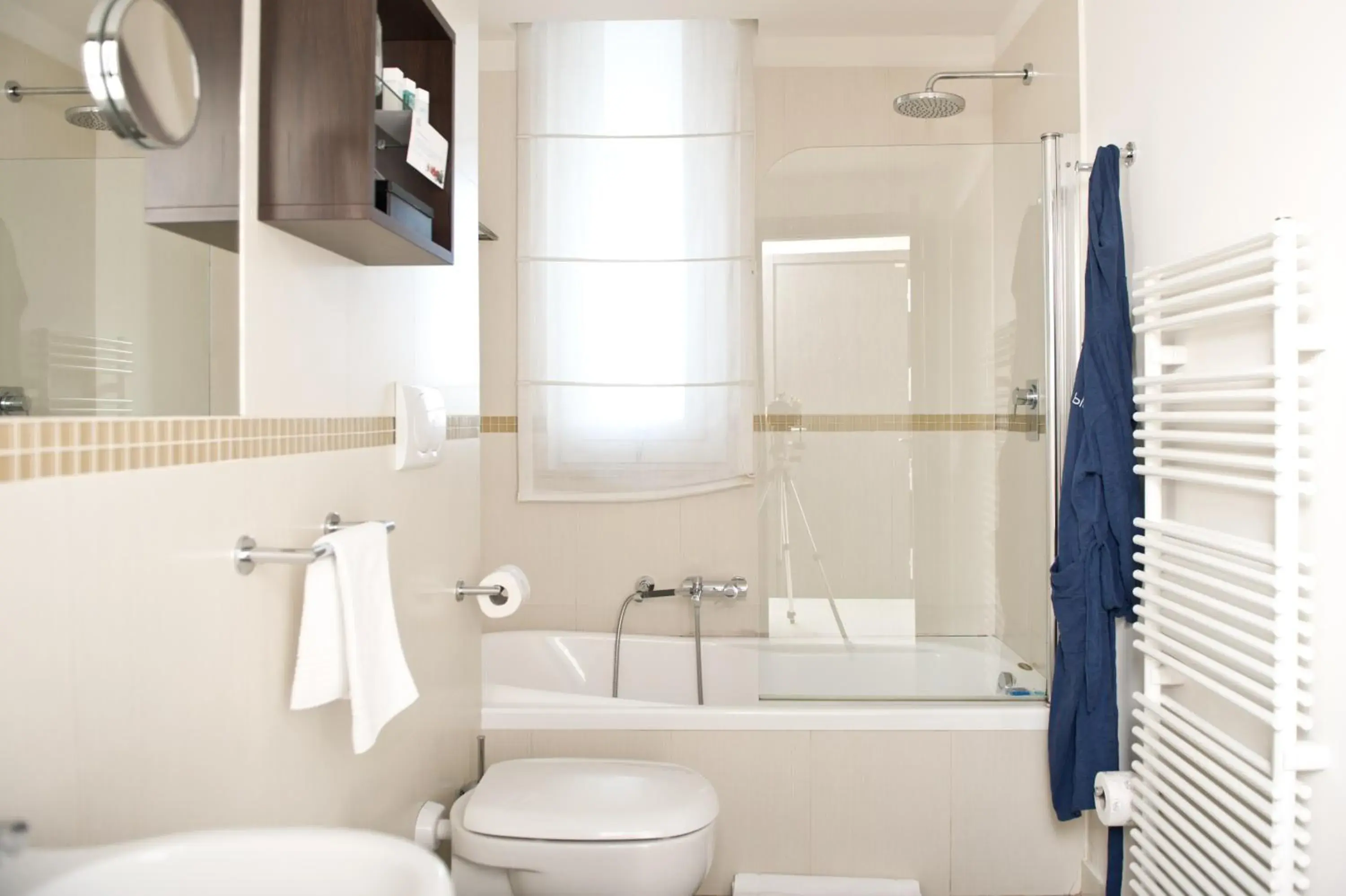 Bathroom in Blu Suite Hotel