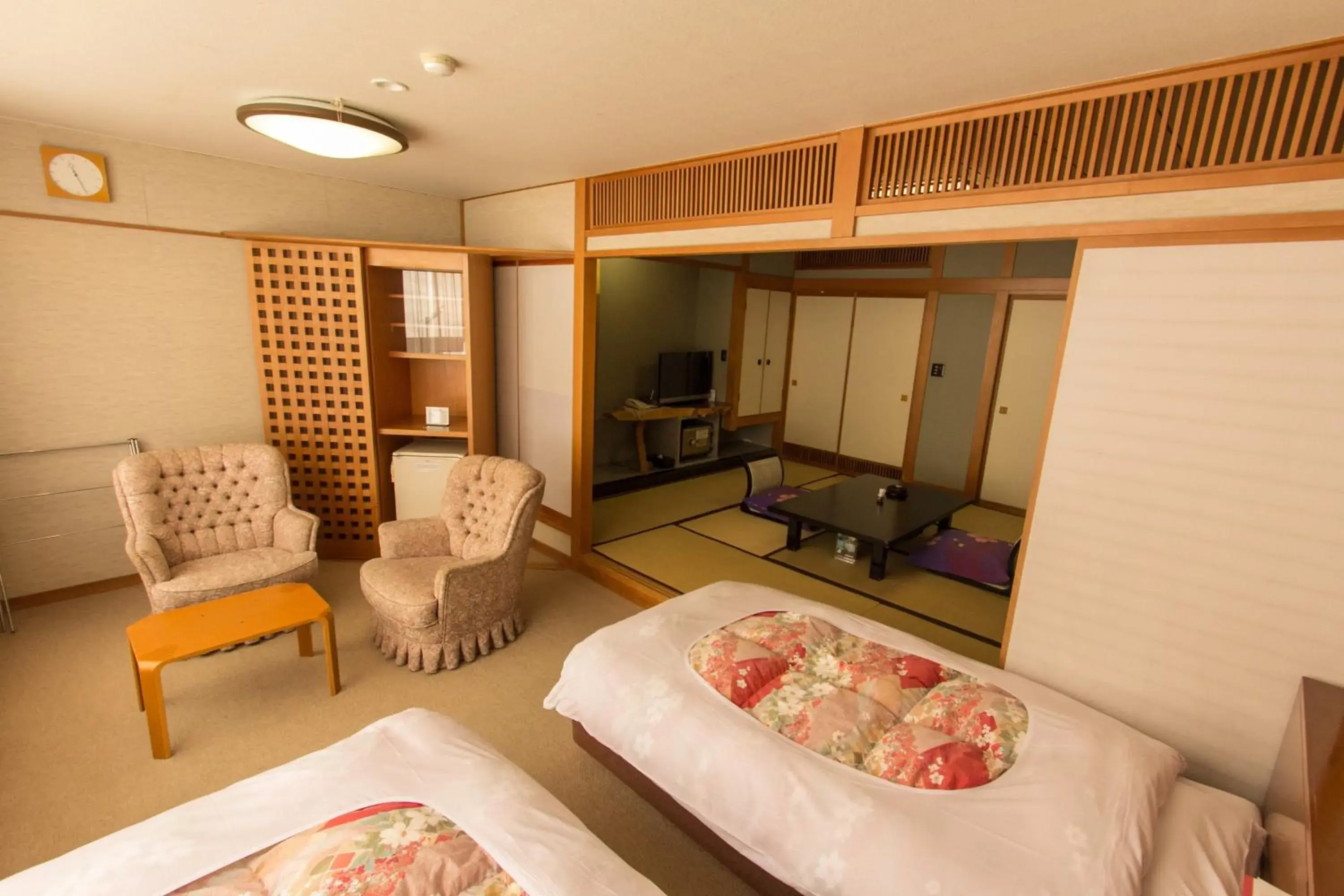 Photo of the whole room, Seating Area in Yuzawa Grand Hotel