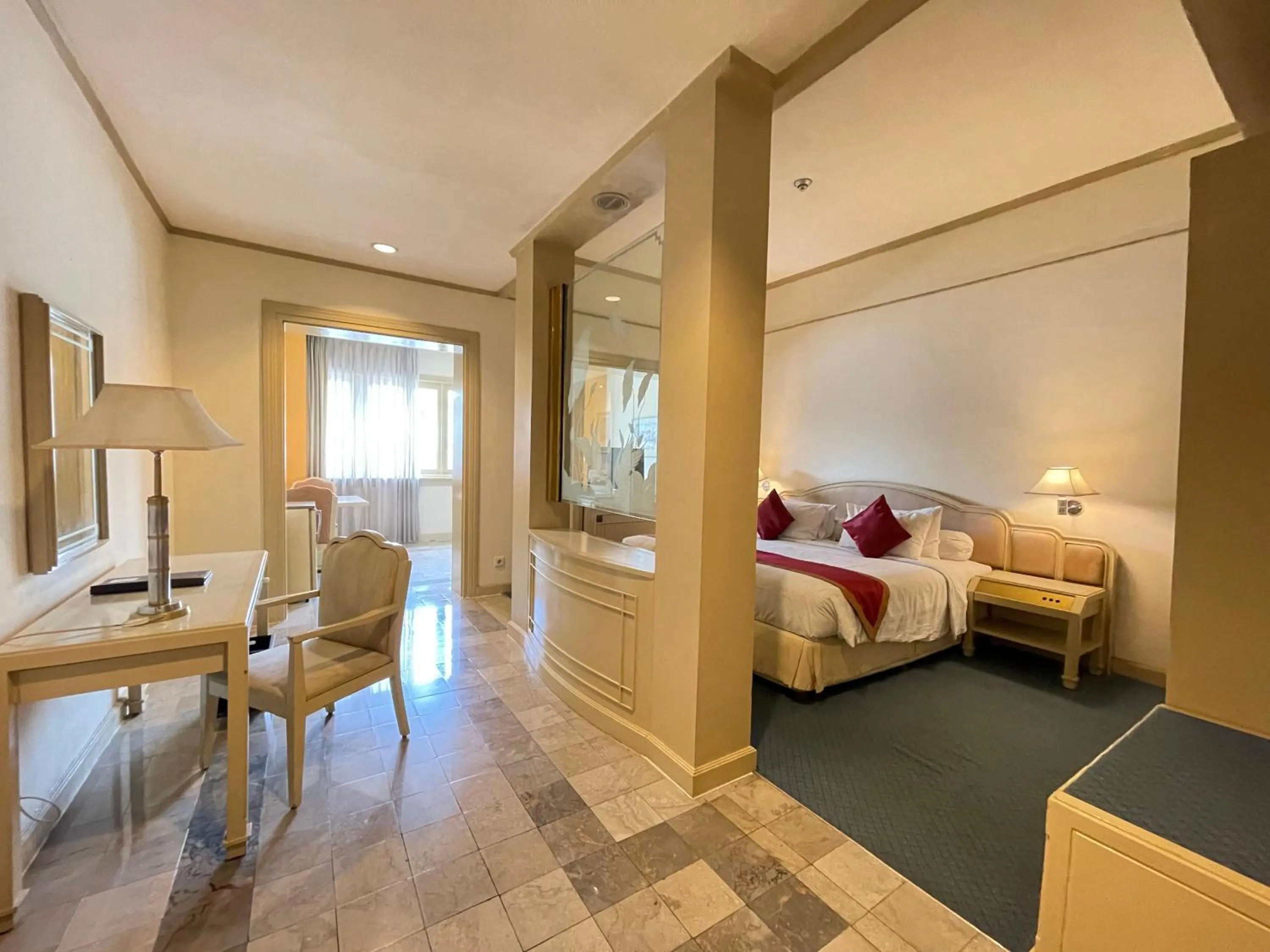 Bedroom, Bed in Grand Hotel Preanger