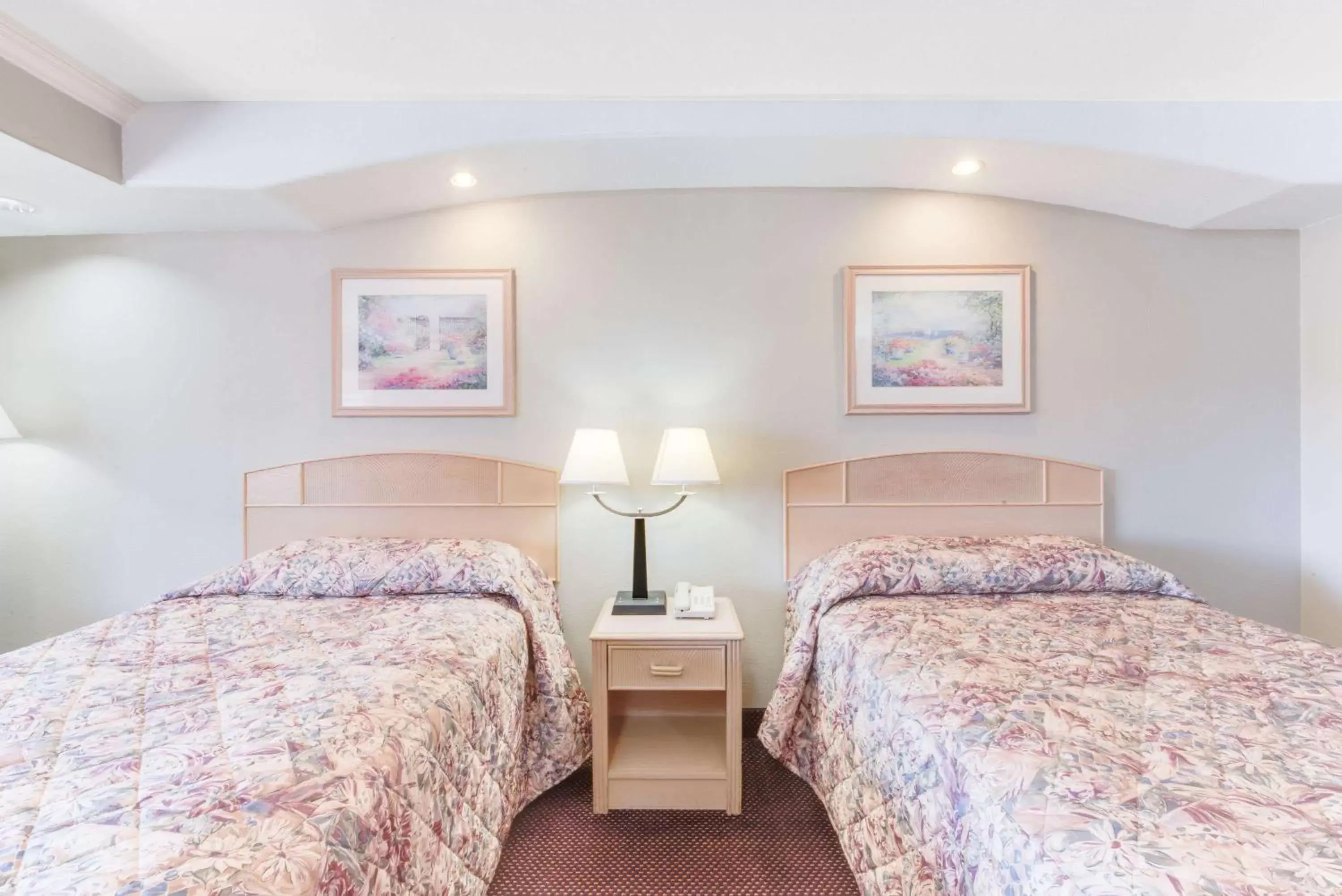 Double Room with Two Double Beds - Non-Smoking in Knights Inn Van Horn Double Room with Two Double Beds - Non-Smoking in Knights Inn Van Horn