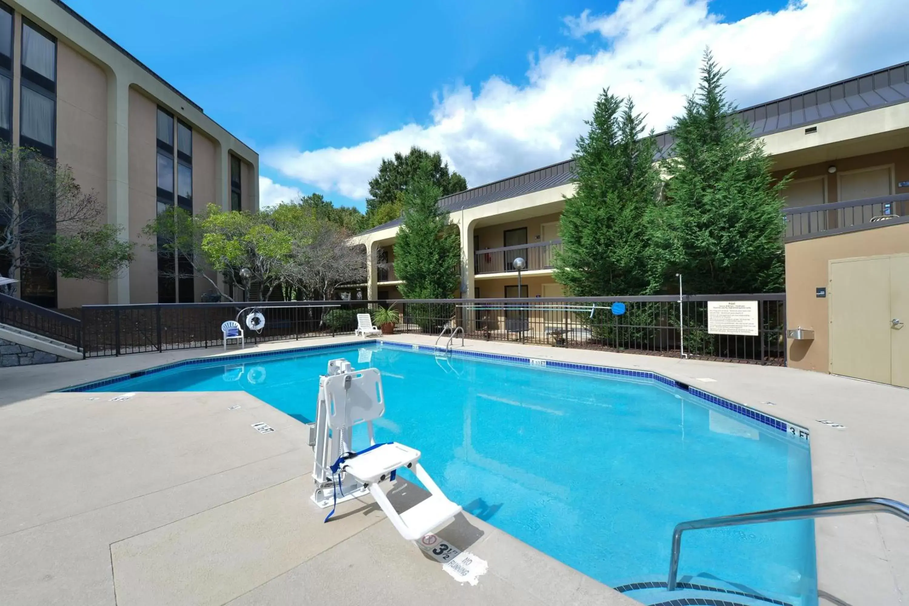 Property building, Swimming Pool in Wyndham Garden Marietta Atlanta North