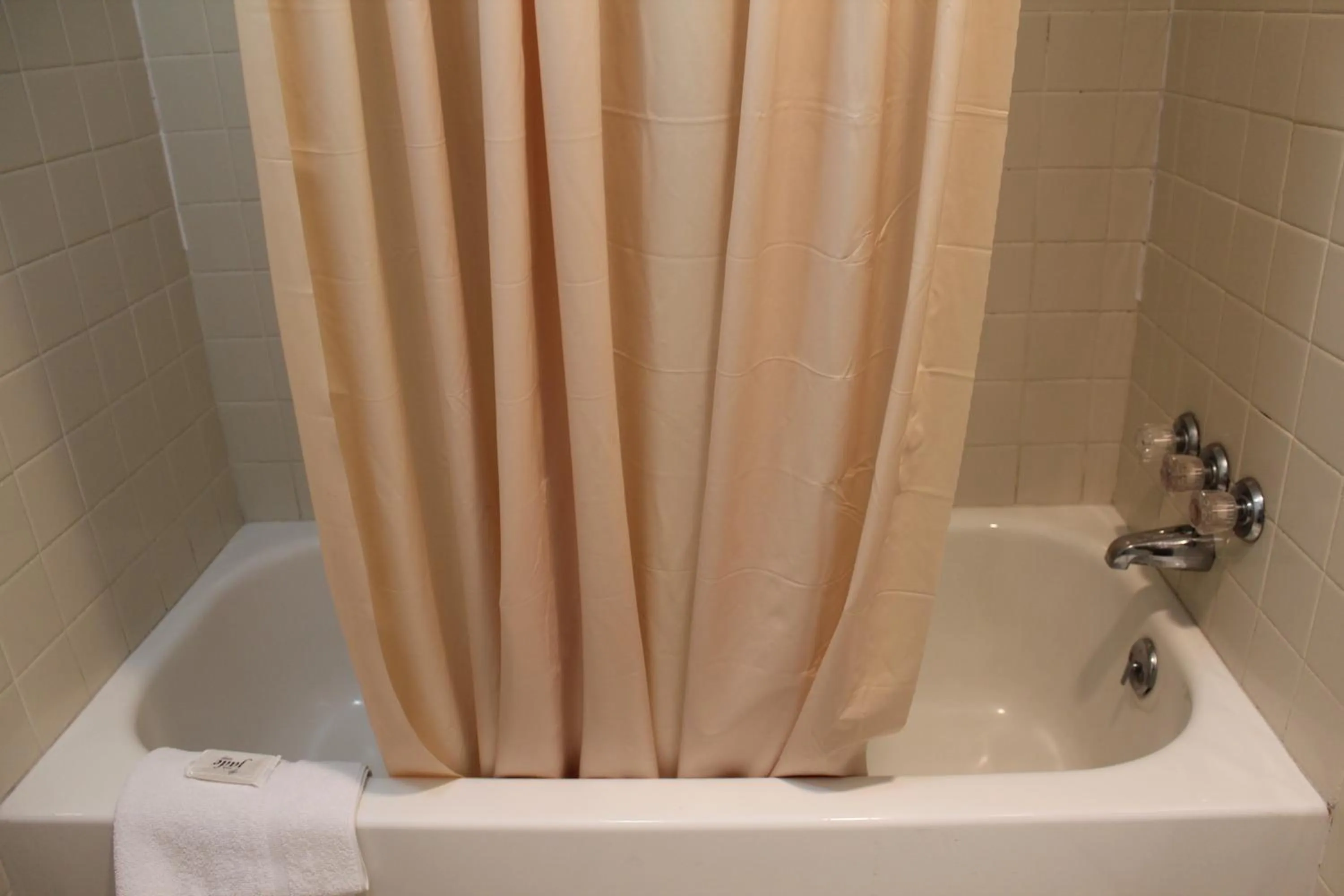 Shower in Tourway Inn