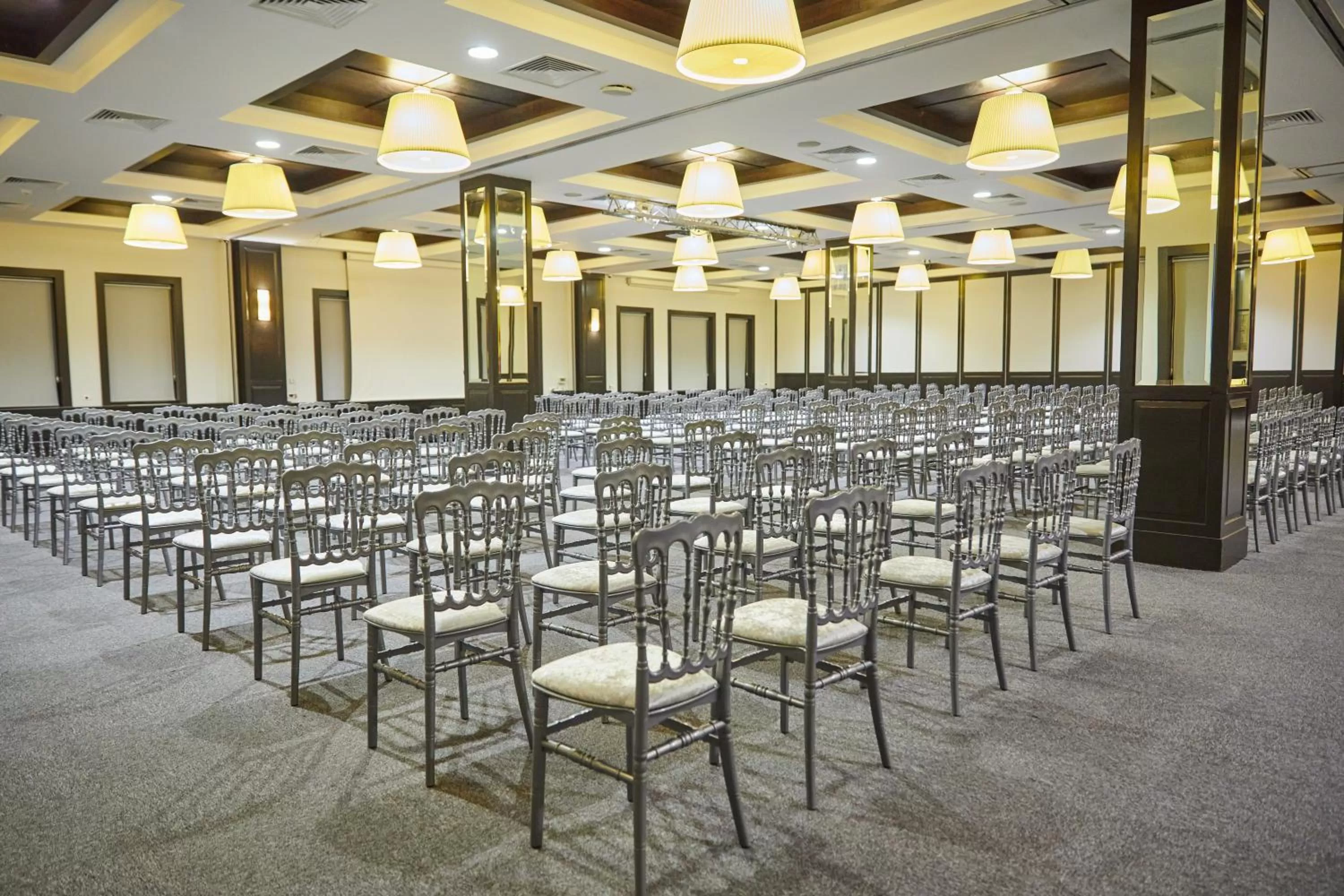 Meeting/conference room in Dedeman Palandoken Ski Lodge Hotel