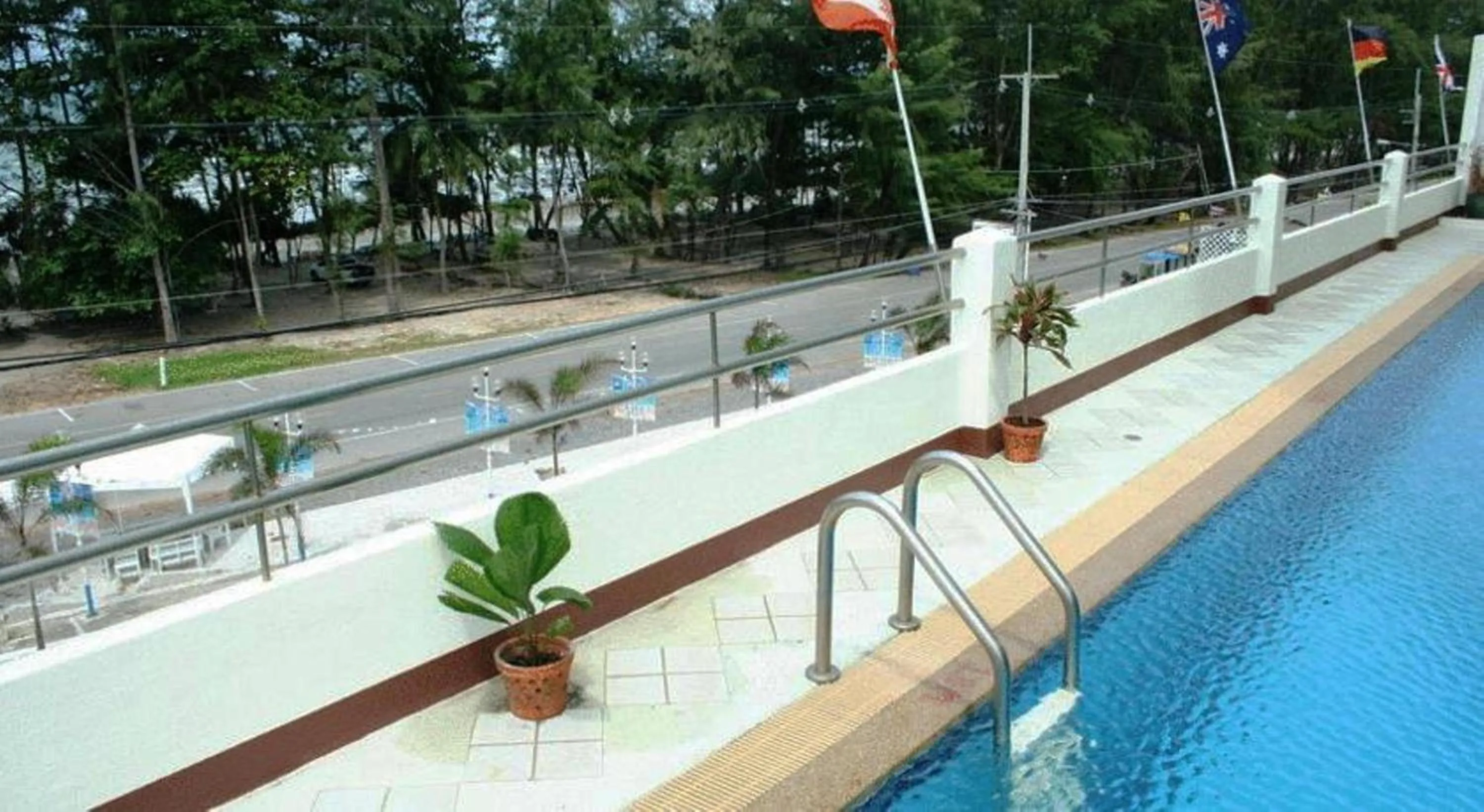Mountain view, Swimming Pool in Nice Beach Hotel