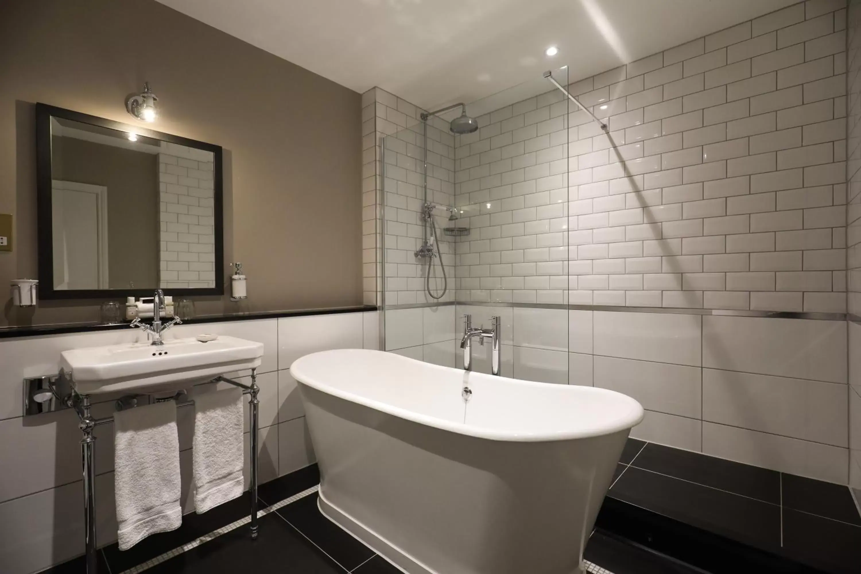 Bathroom in Hotel du Vin Cannizaro House Wimbledon