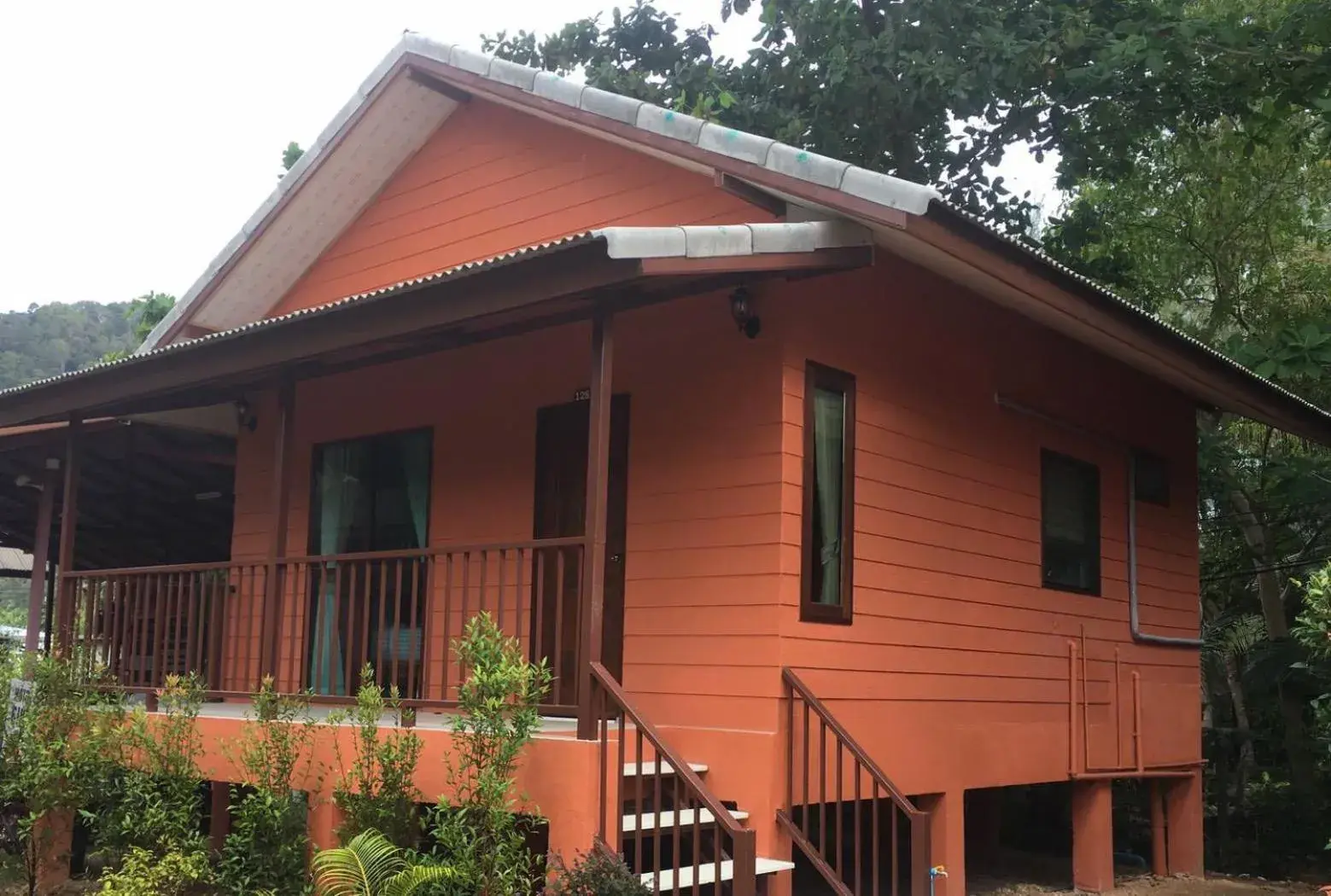 Property Building in Lanta Cottage