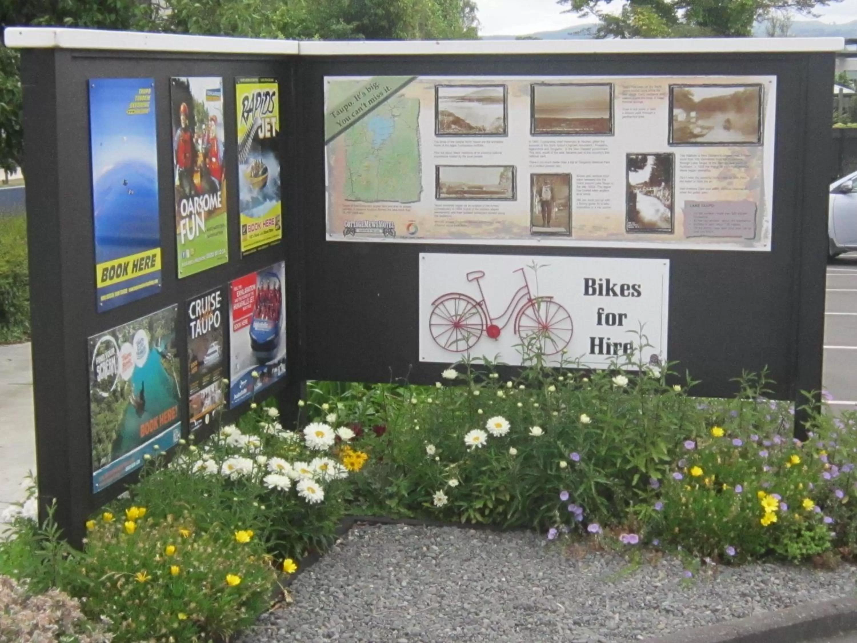 Garden in Cottage Mews Motel