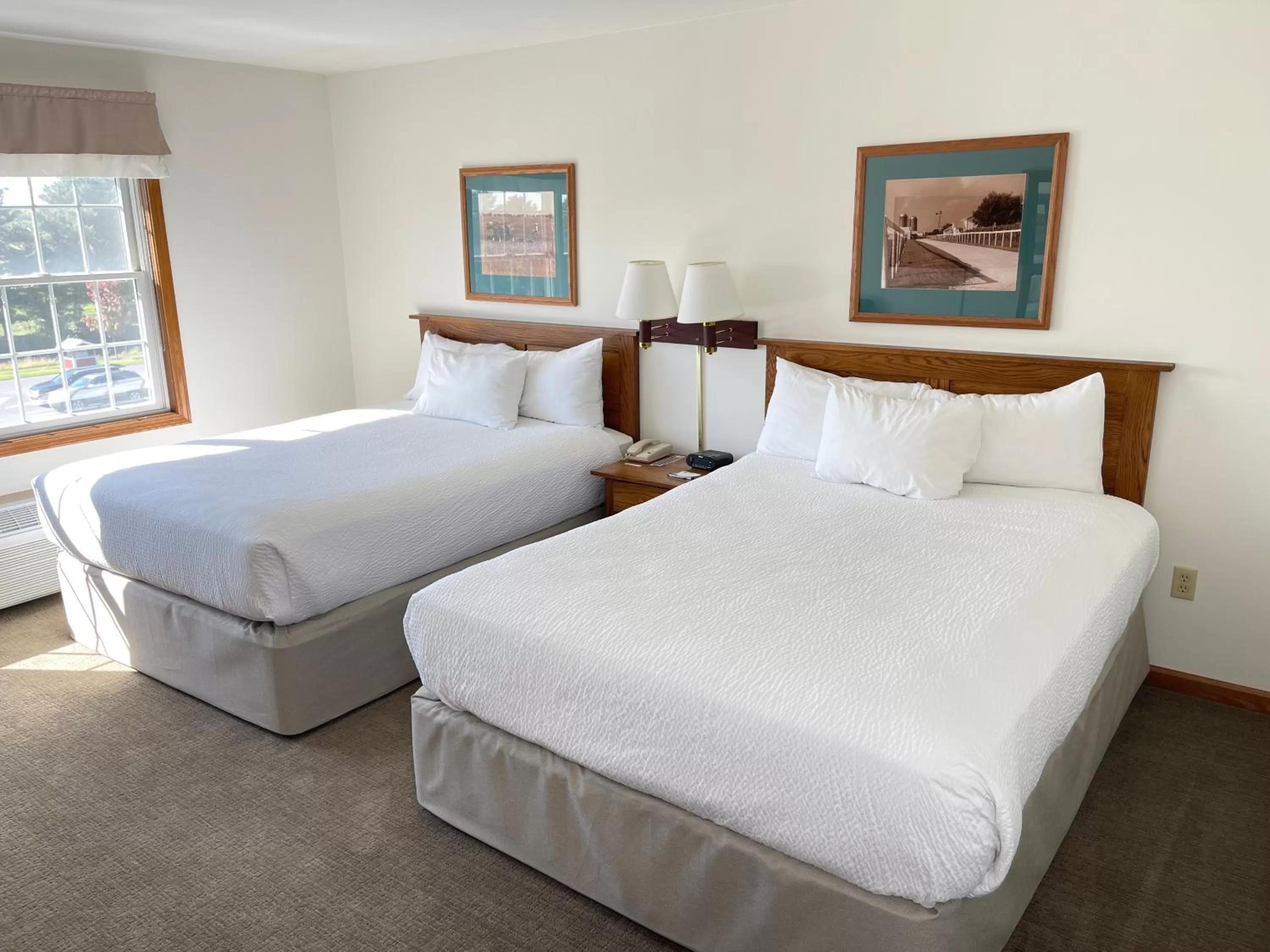 Bed in Farmstead Inn and Conference Center