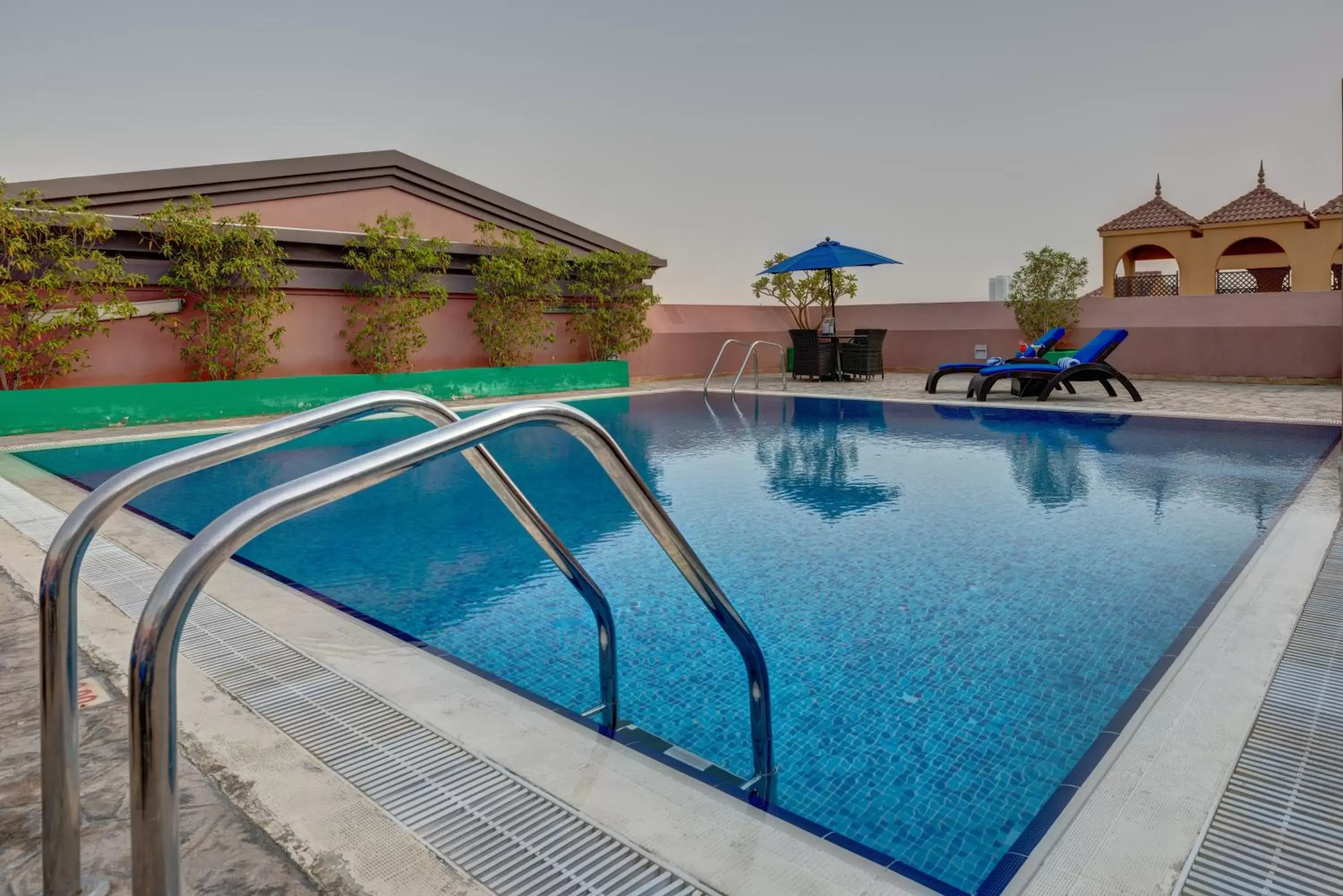 Swimming Pool in Golden Tulip Hotel Al Barsha