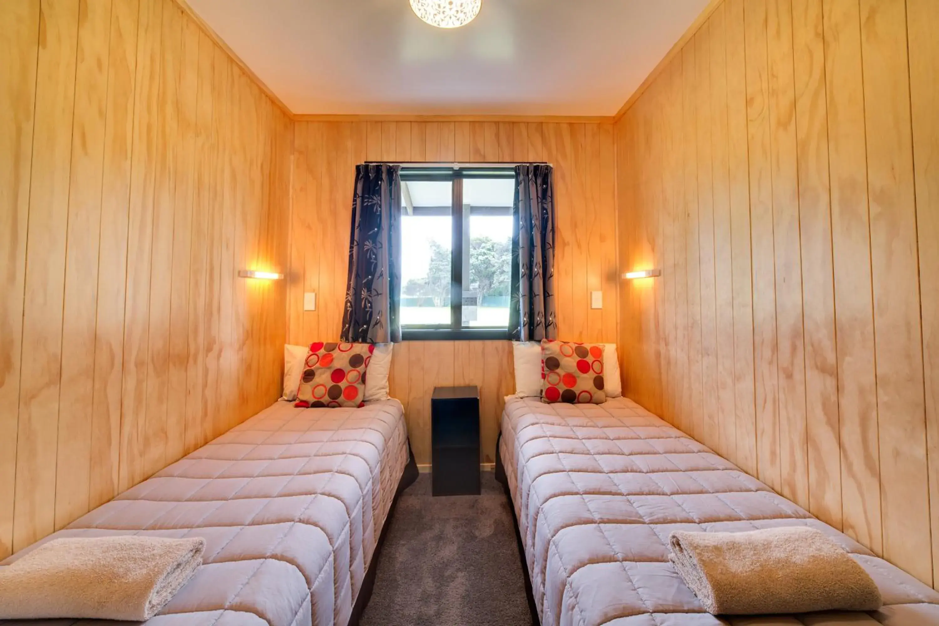 Bedroom in Wellington TOP 10 Holiday Park