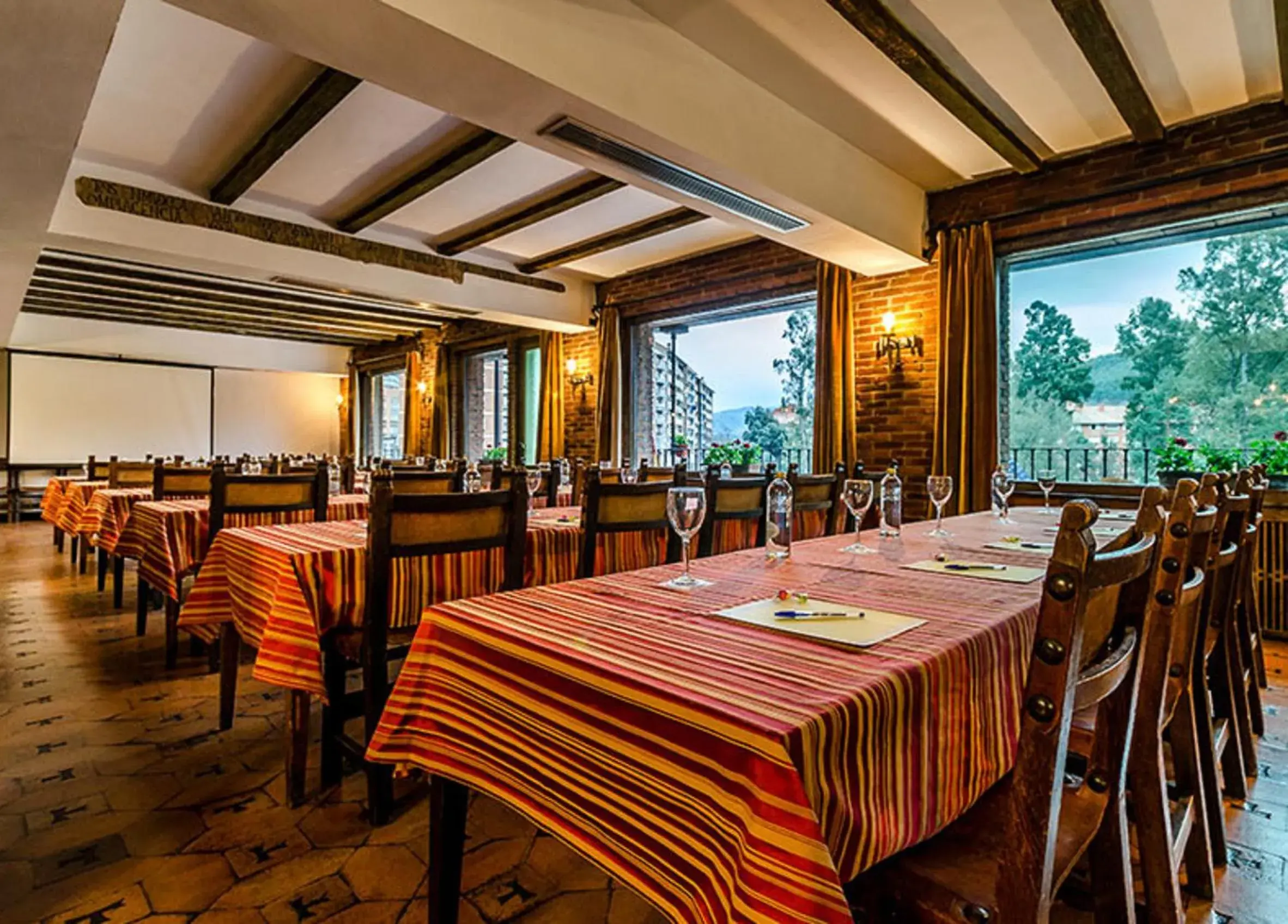 Restaurant/places to eat in Hotel Temple Ponferrada Restaurant/places to eat in Hotel Temple Ponferrada