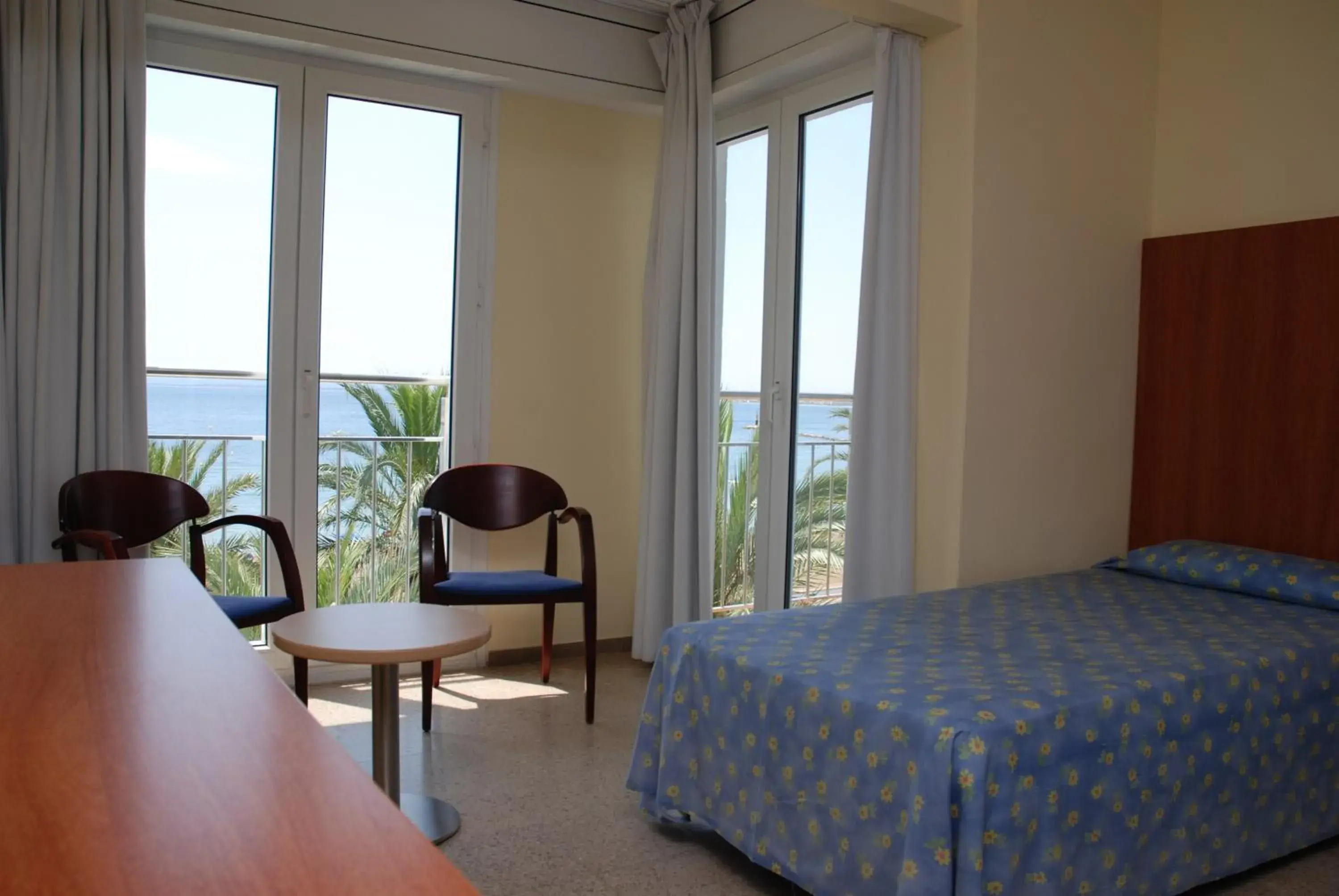 Photo of the whole room, Sea View in Hotel Risech