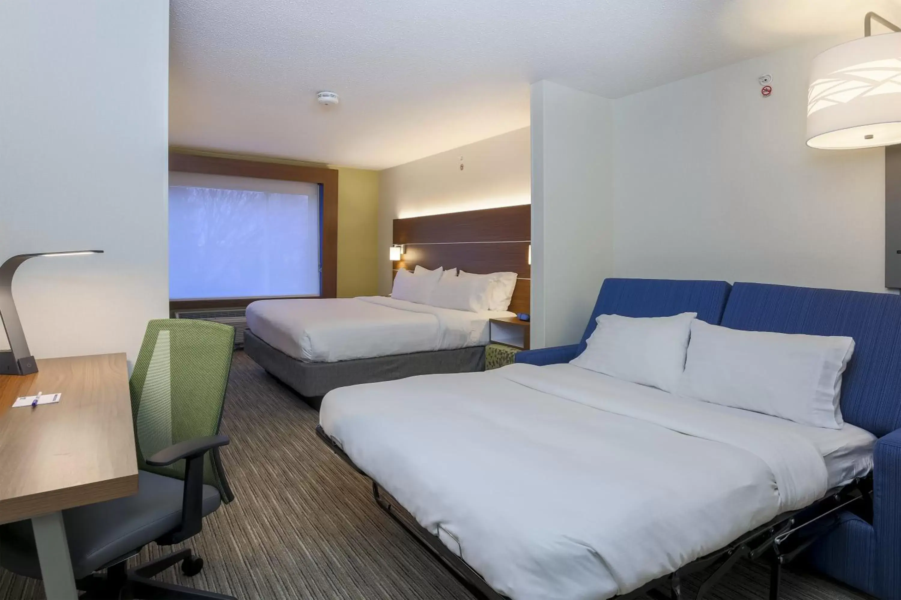 Photo of the whole room, Bed in Holiday Inn Express Irondequoit, an IHG Hotel