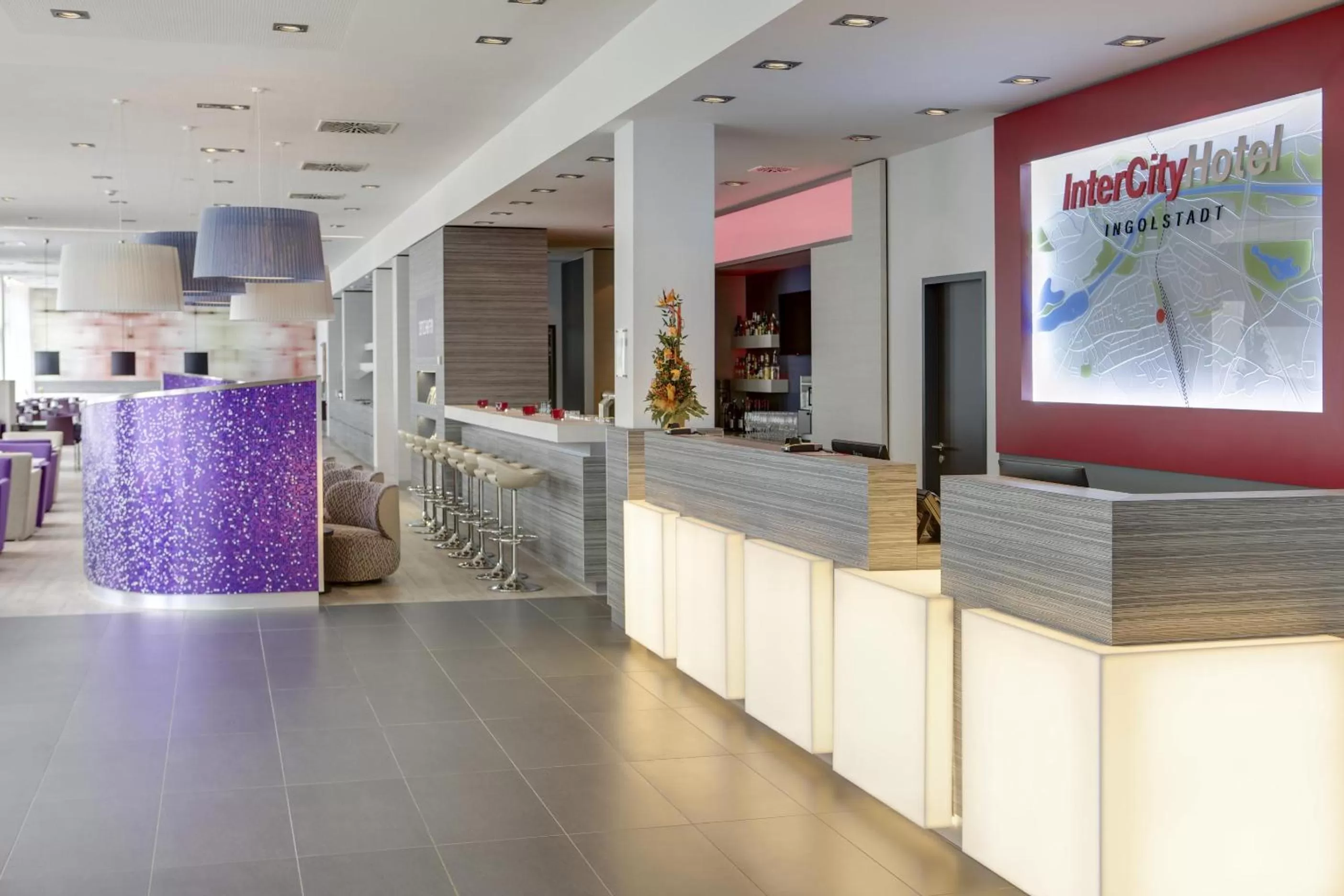 Lobby or reception in IntercityHotel Ingolstadt