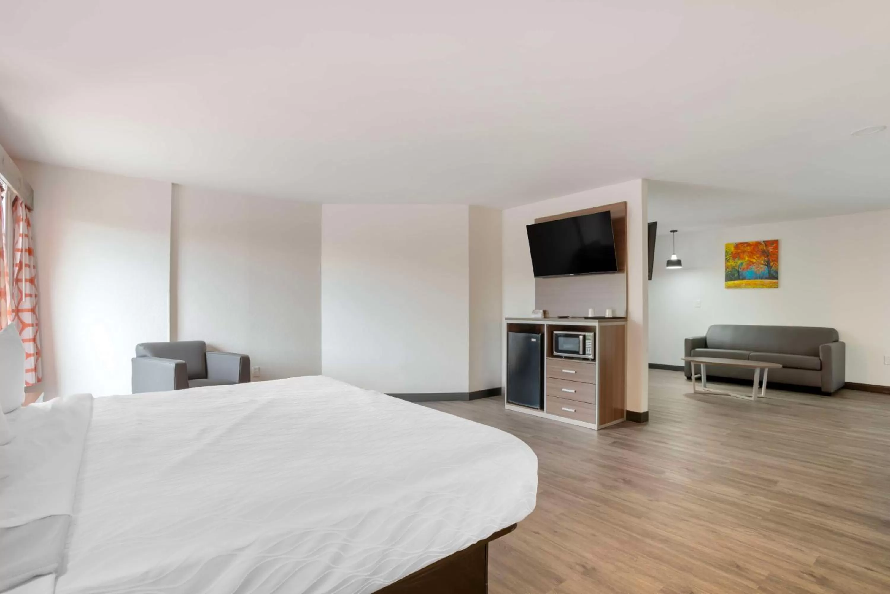 Photo of the whole room, Bed in Best Western Statesville Inn