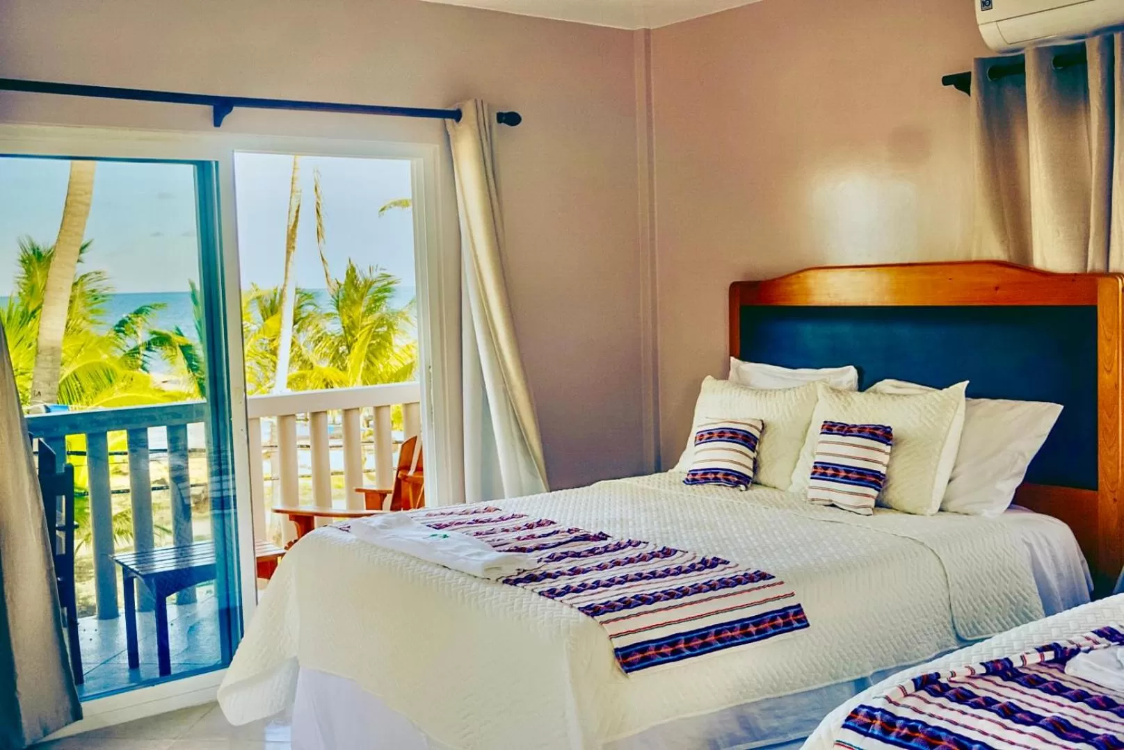 Bed in La Isla Resort