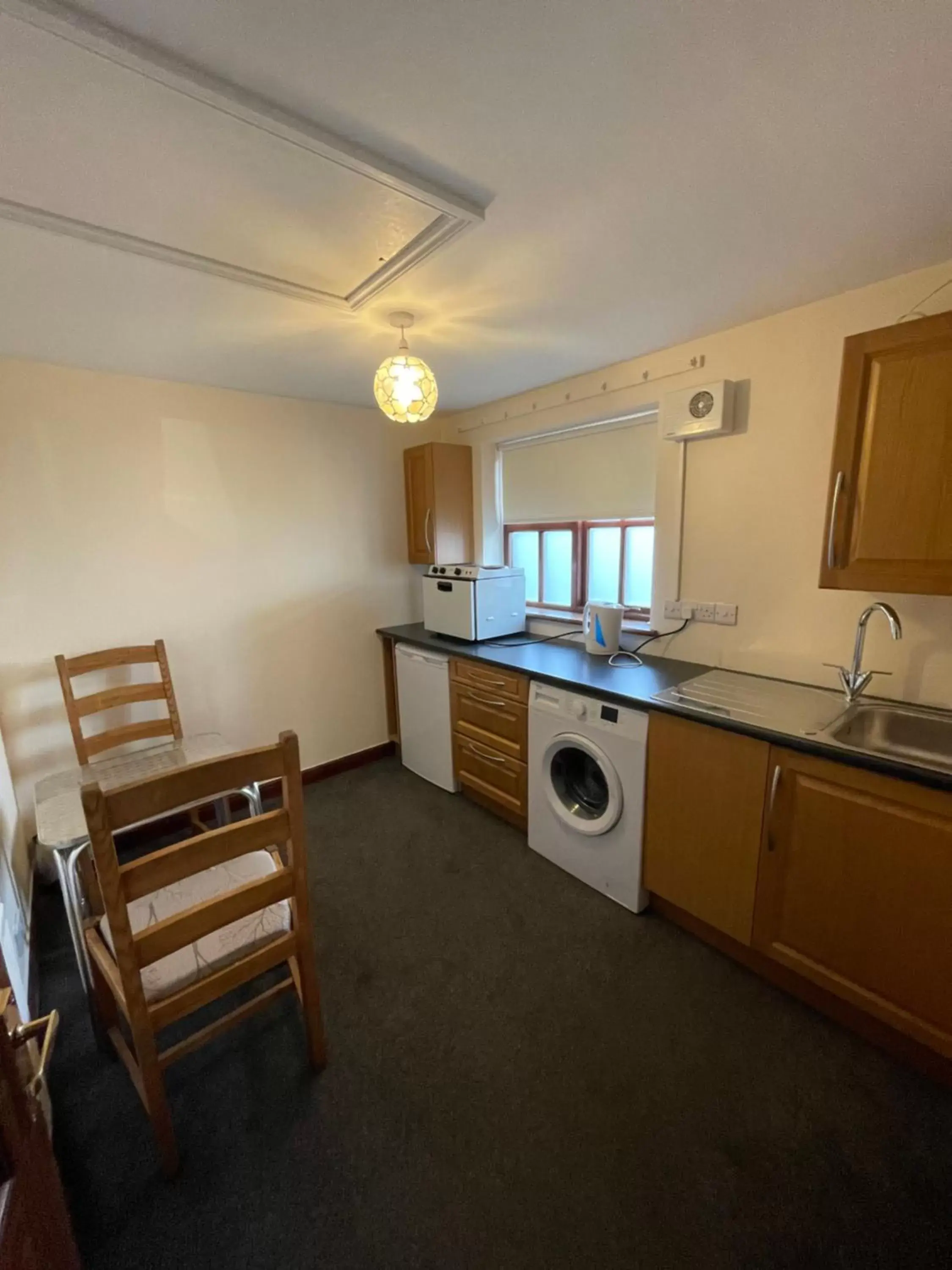 Kitchen or kitchenette, Kitchen/Kitchenette in Halfway House Inn & Cottages