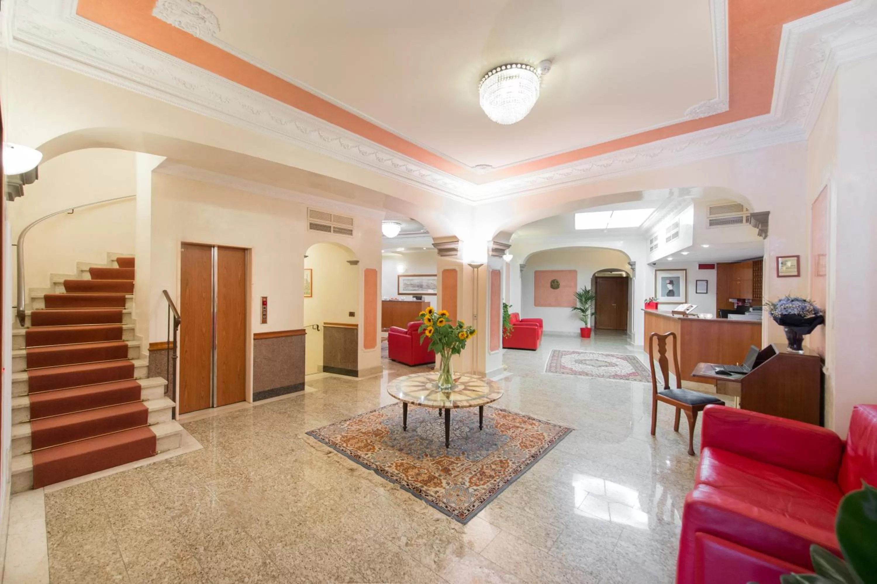 Lobby or reception in Diana Park Hotel