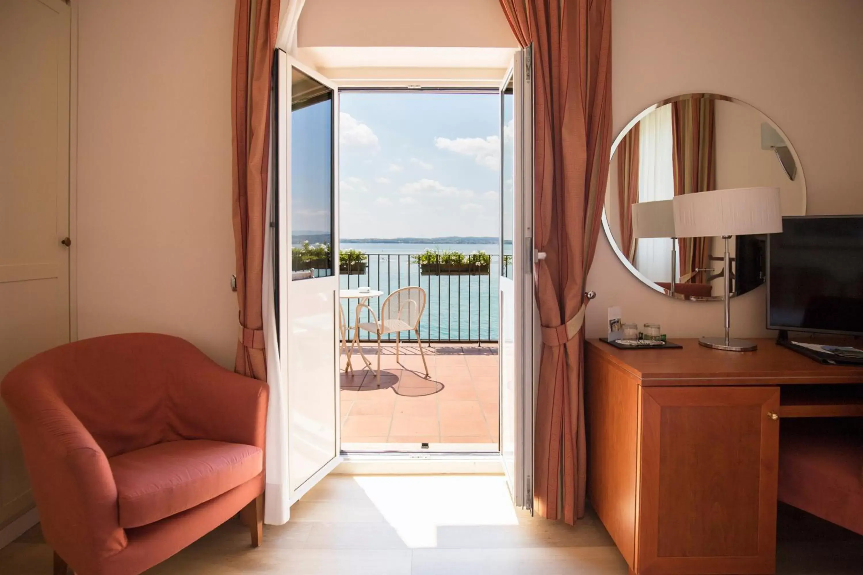 Balcony/Terrace, Seating Area in Hotel Sirmione