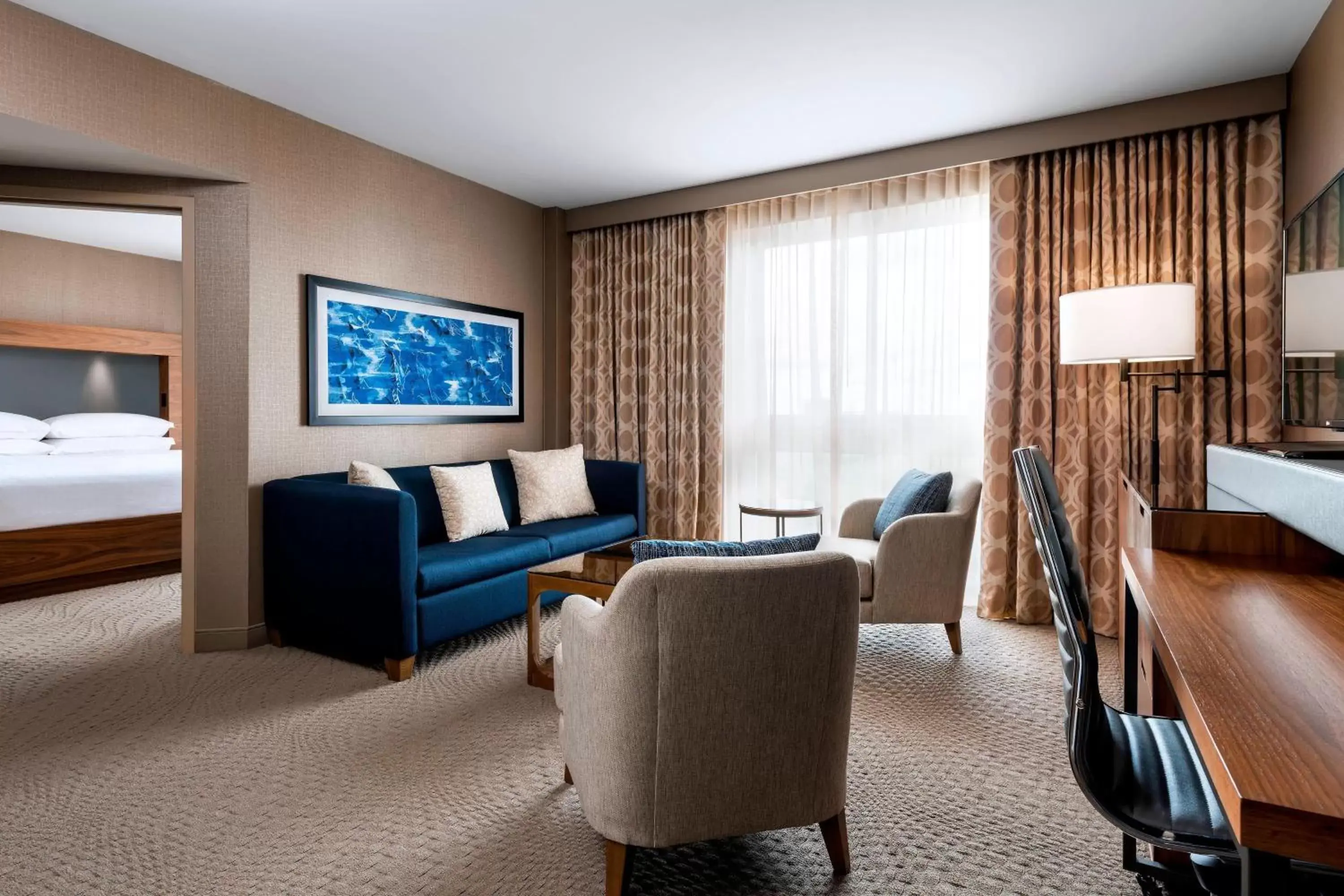 Bedroom, Seating Area in Sheraton Toronto Airport Hotel & Conference Centre