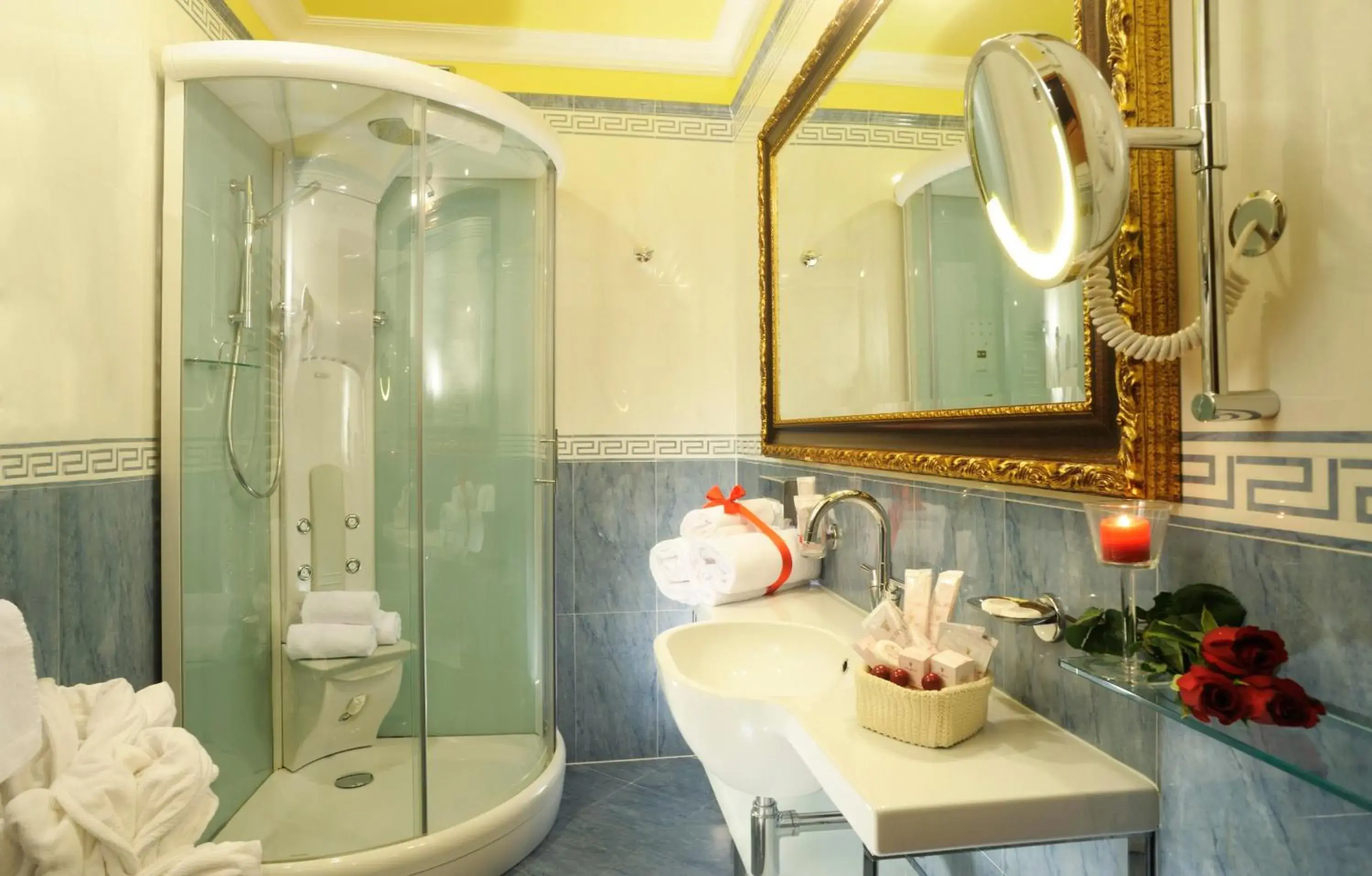 Bathroom in Hotel Manfredi Suite In Rome