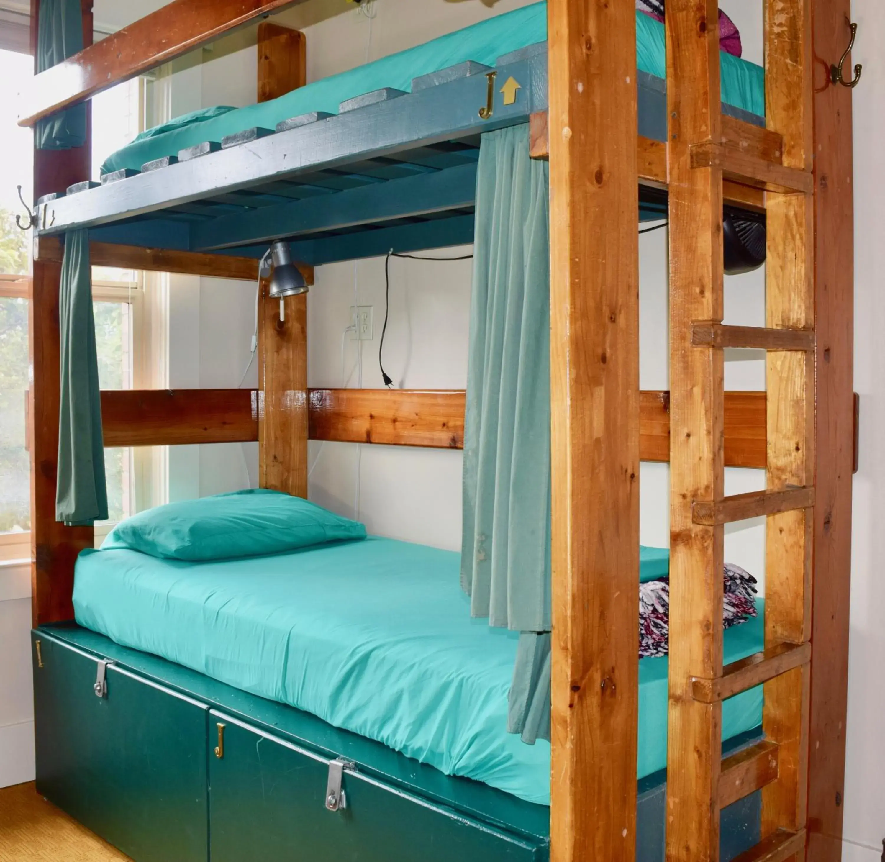 Bedroom, Bunk Bed in Green Tortoise Hostel Seattle