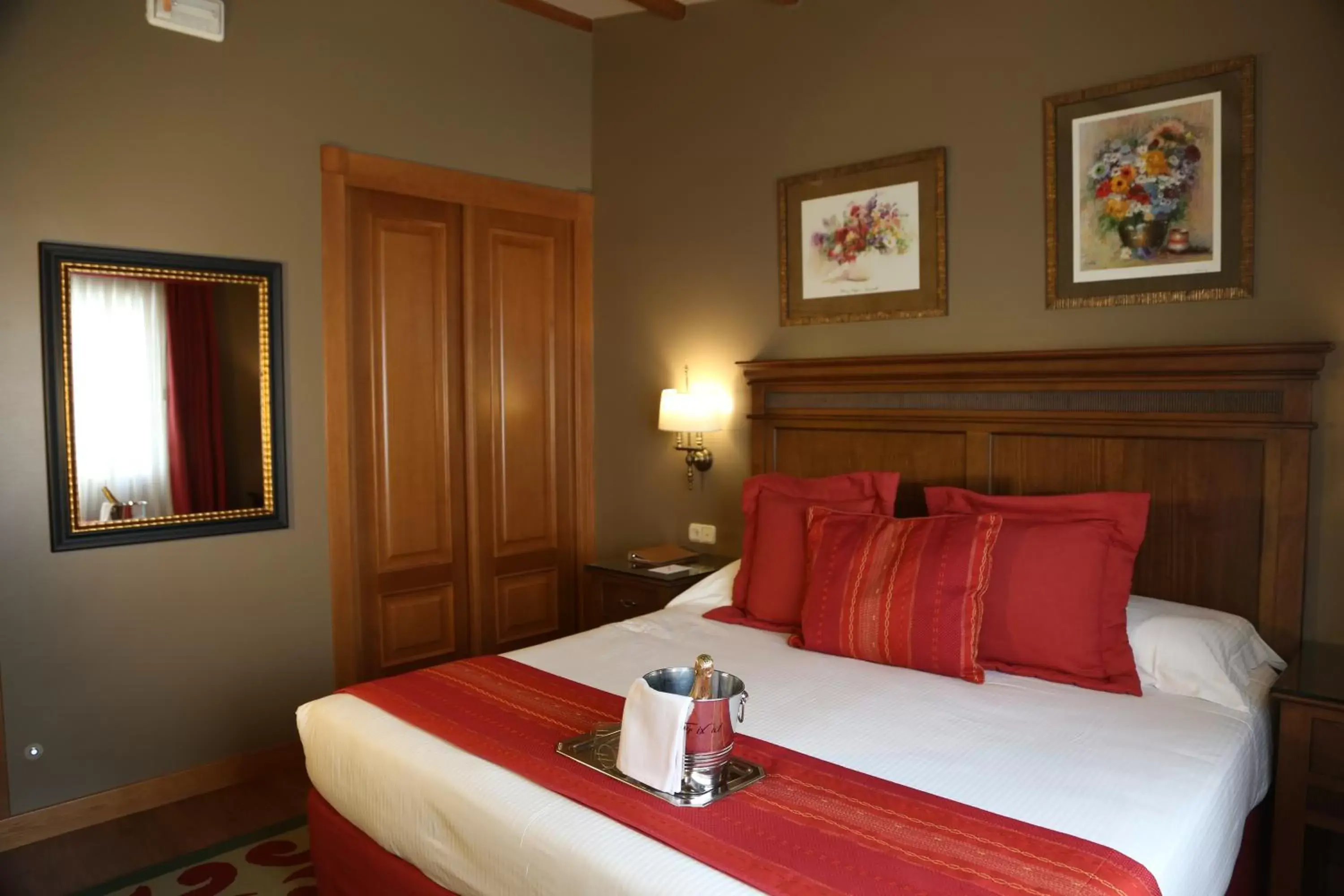 Photo of the whole room, Bed in Gran Hotel Los Abetos